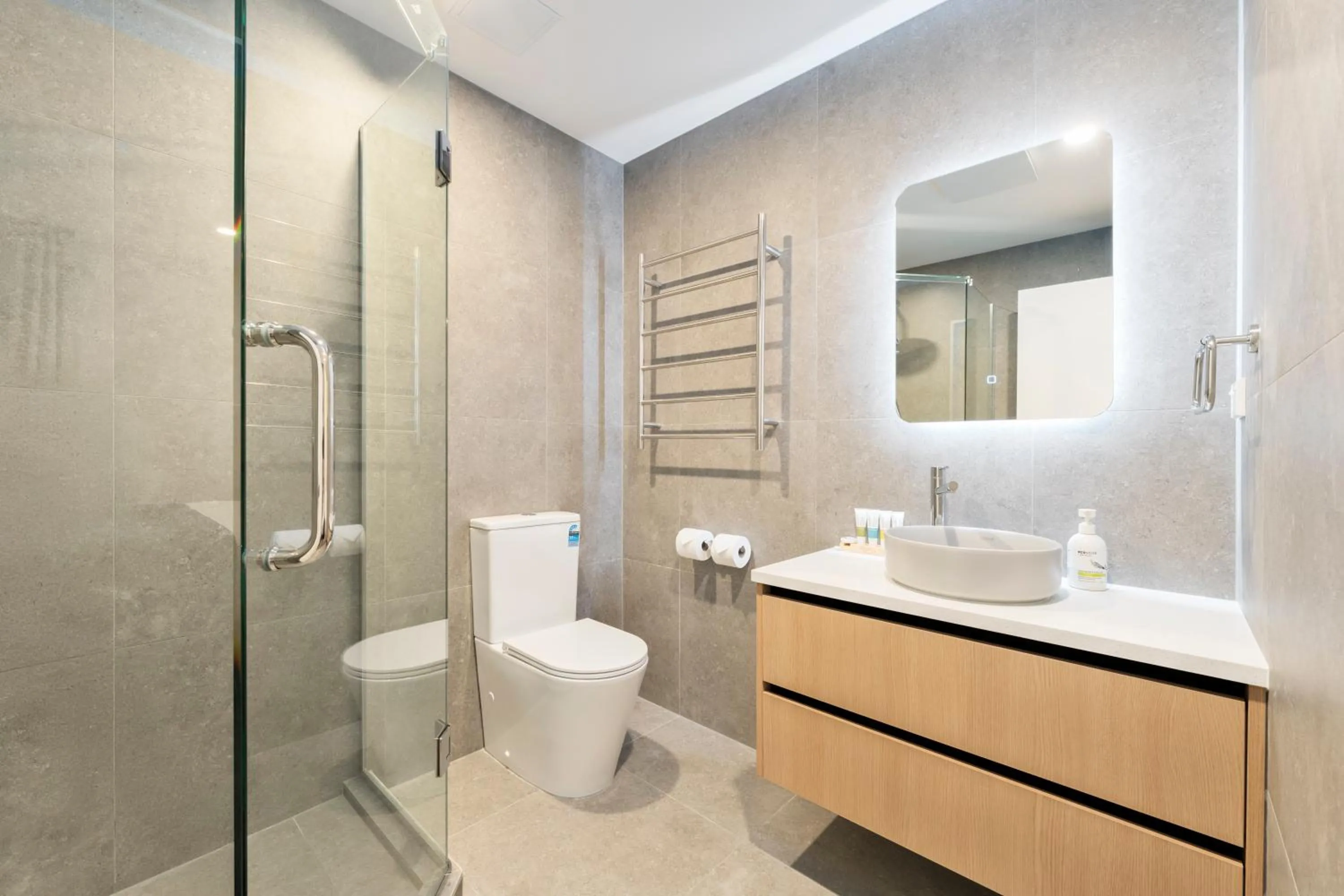 Bathroom in Takapuna International Motor Lodge