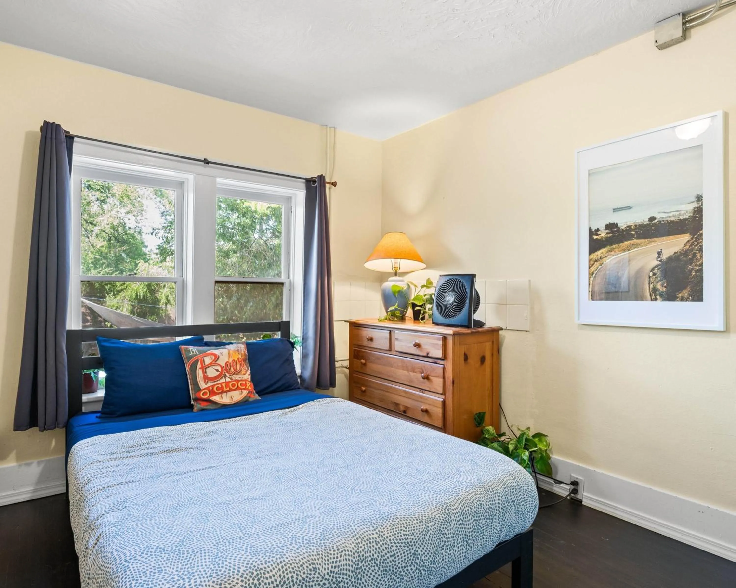 Bed in Bunk & Brew Historic Lucas House - Hostel