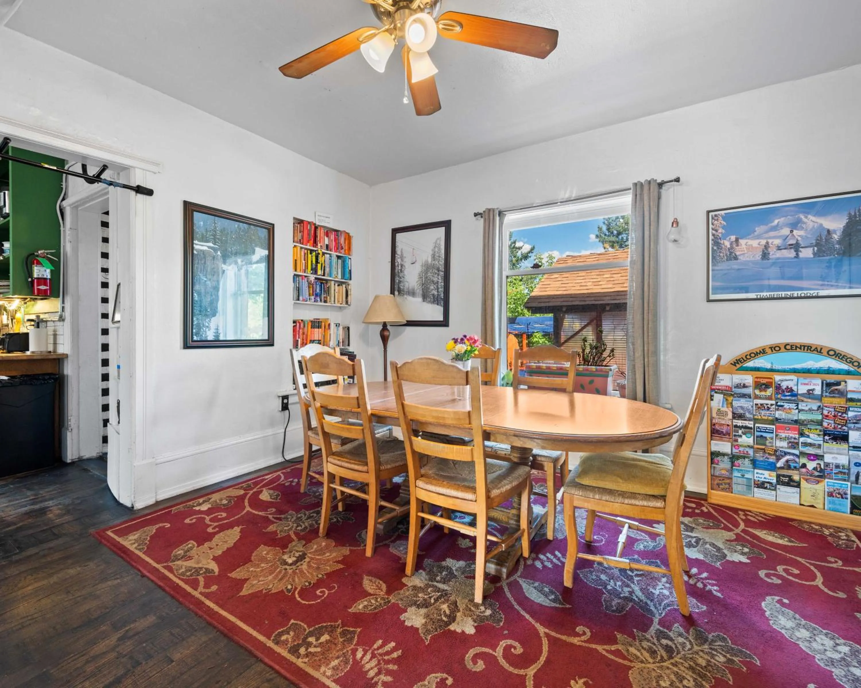 Dining area in Bunk & Brew Historic Lucas House - Hostel