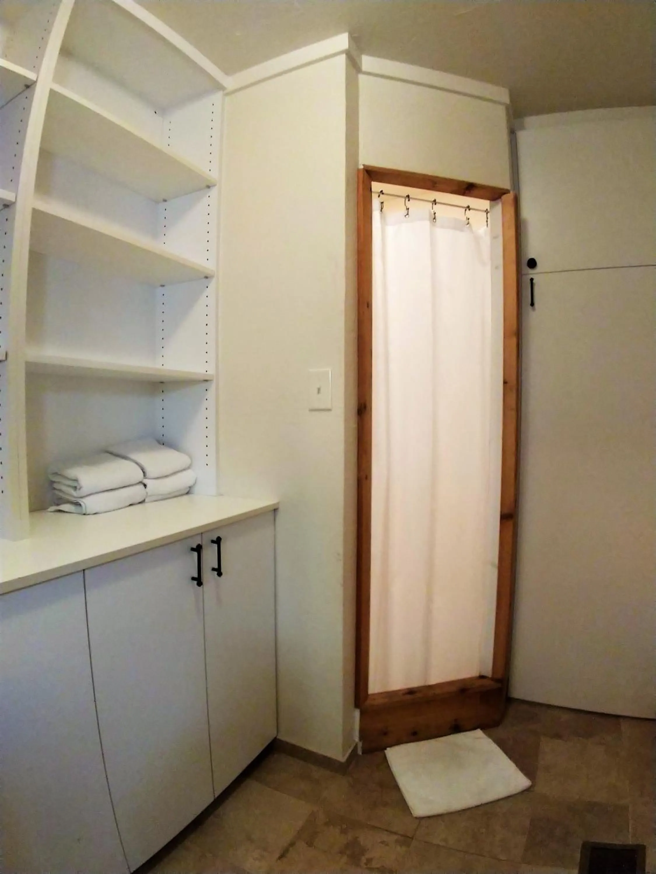 Shower in Bunk & Brew Historic Lucas House - Hostel