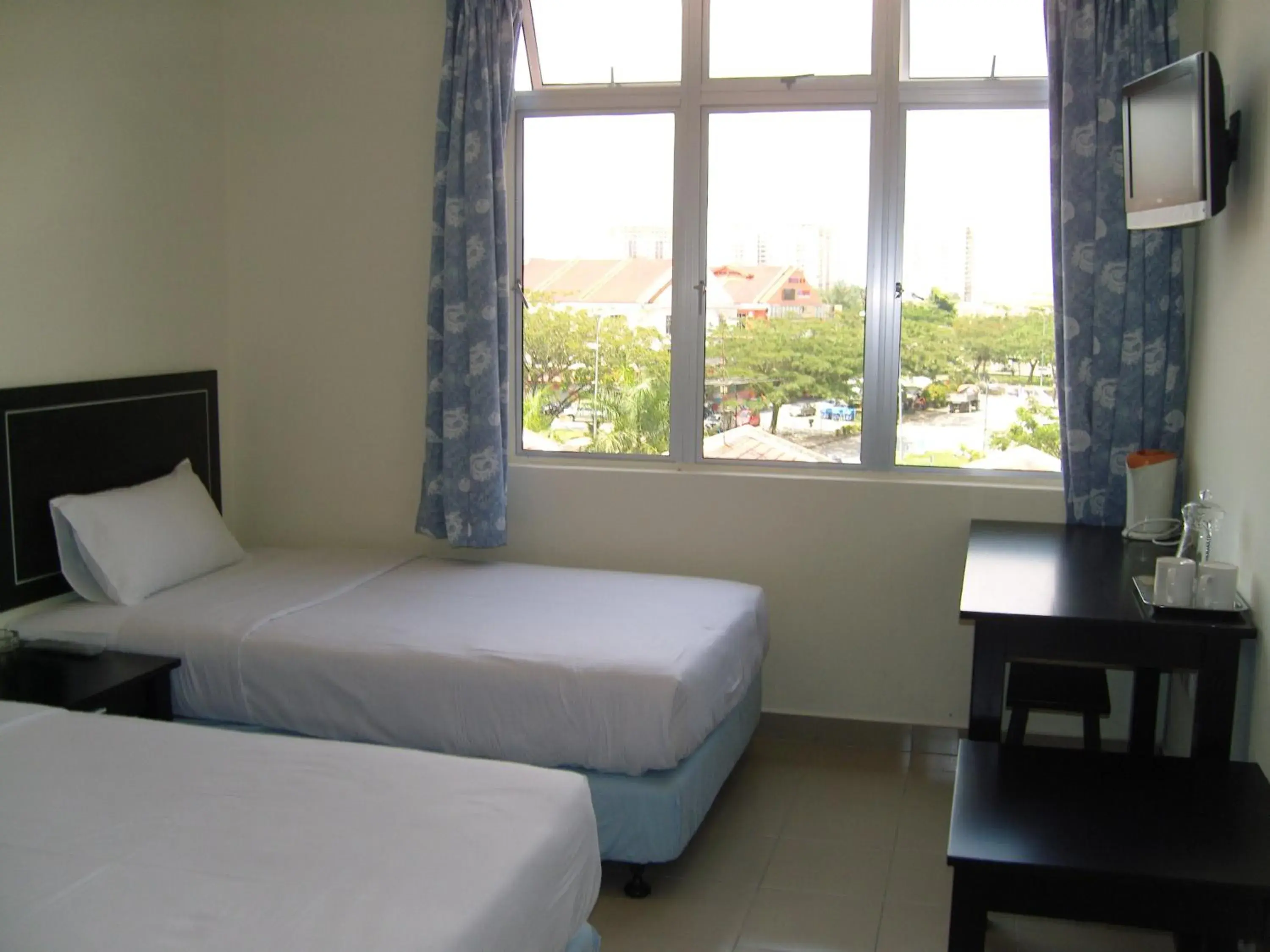Standard Twin Room With Windows in Hotel Orient Standard Twin Room With Windows in Hotel Orient