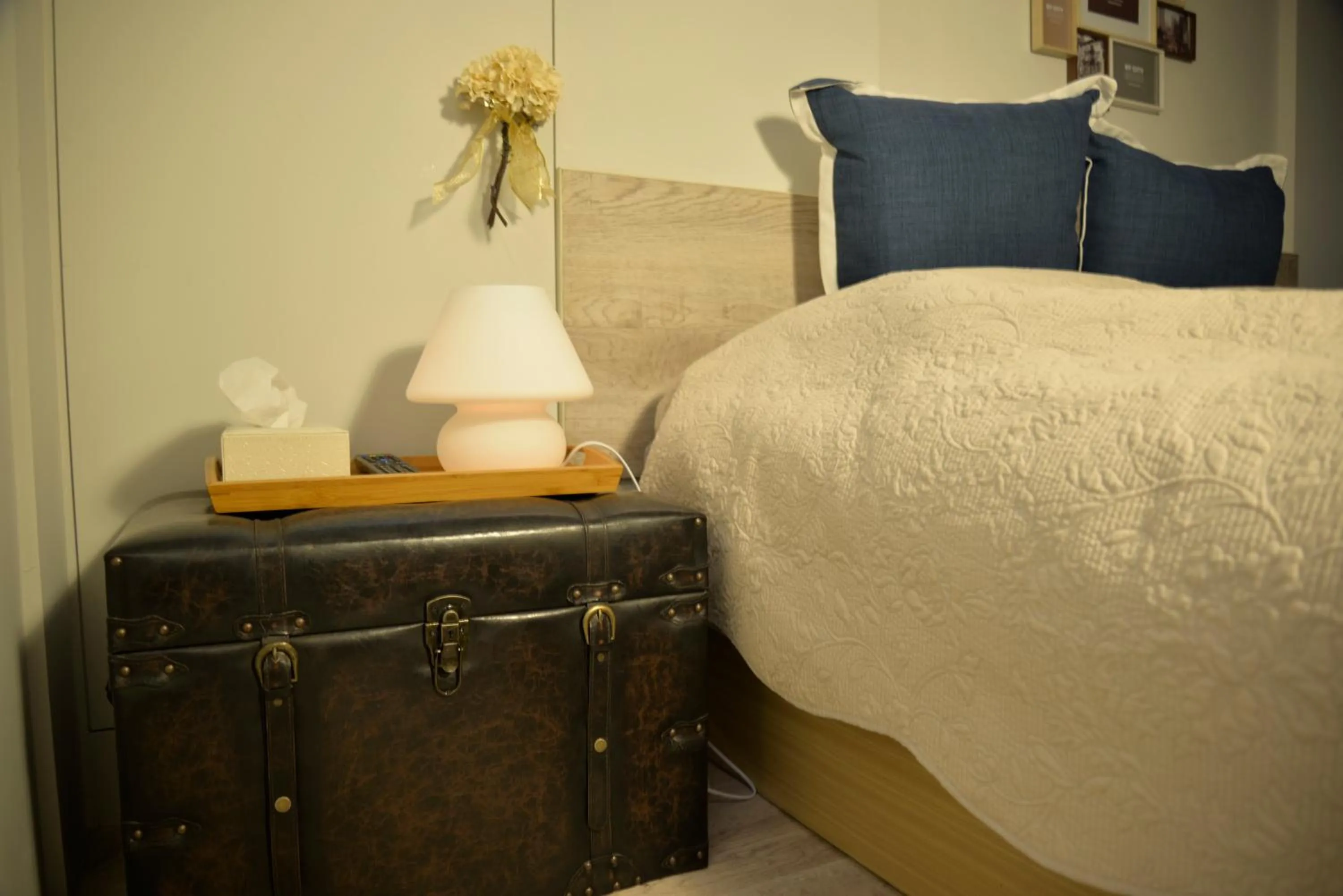 Decorative detail, Bed in Happy House B&B