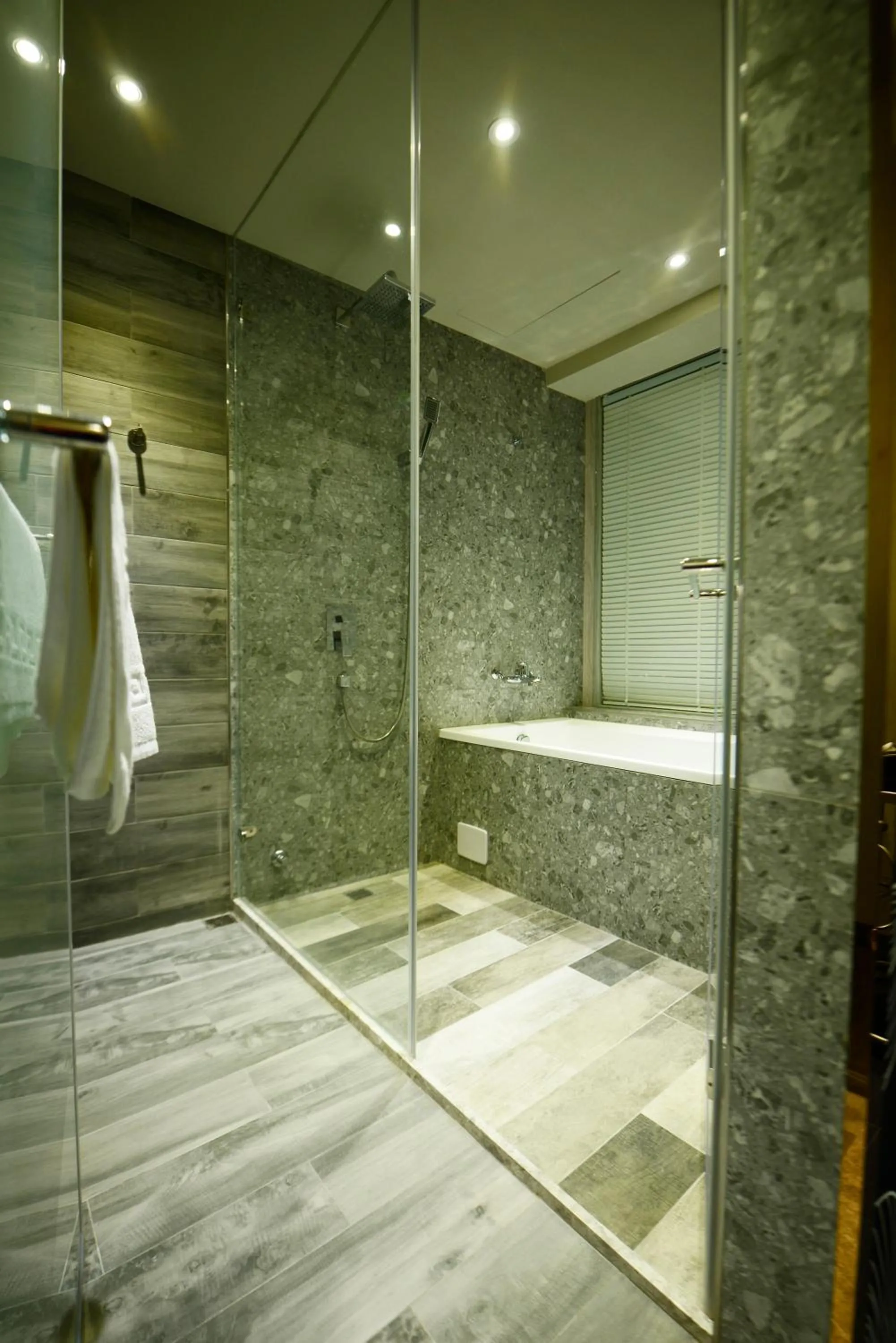 Bathroom in Happy House B&B