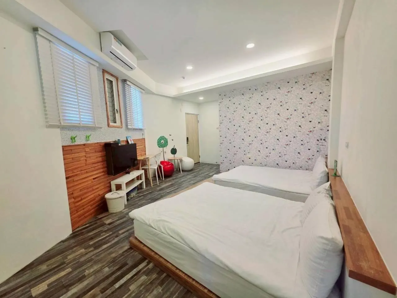 Bedroom, Bed in Q House