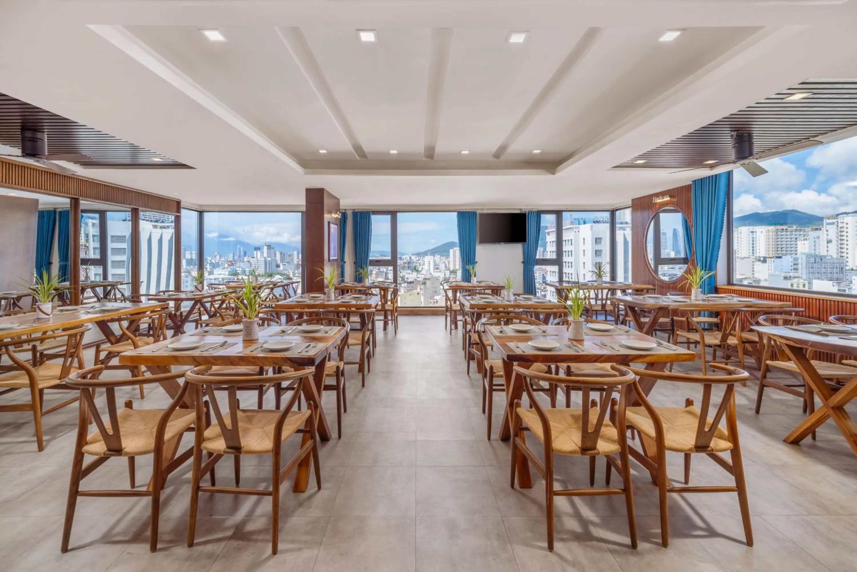 Restaurant/places to eat in White Sand Boutique Hotel