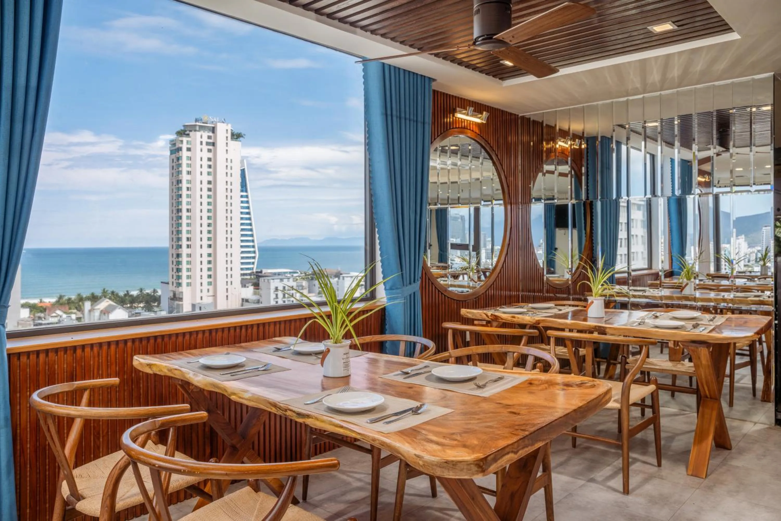 Restaurant/places to eat in White Sand Boutique Hotel