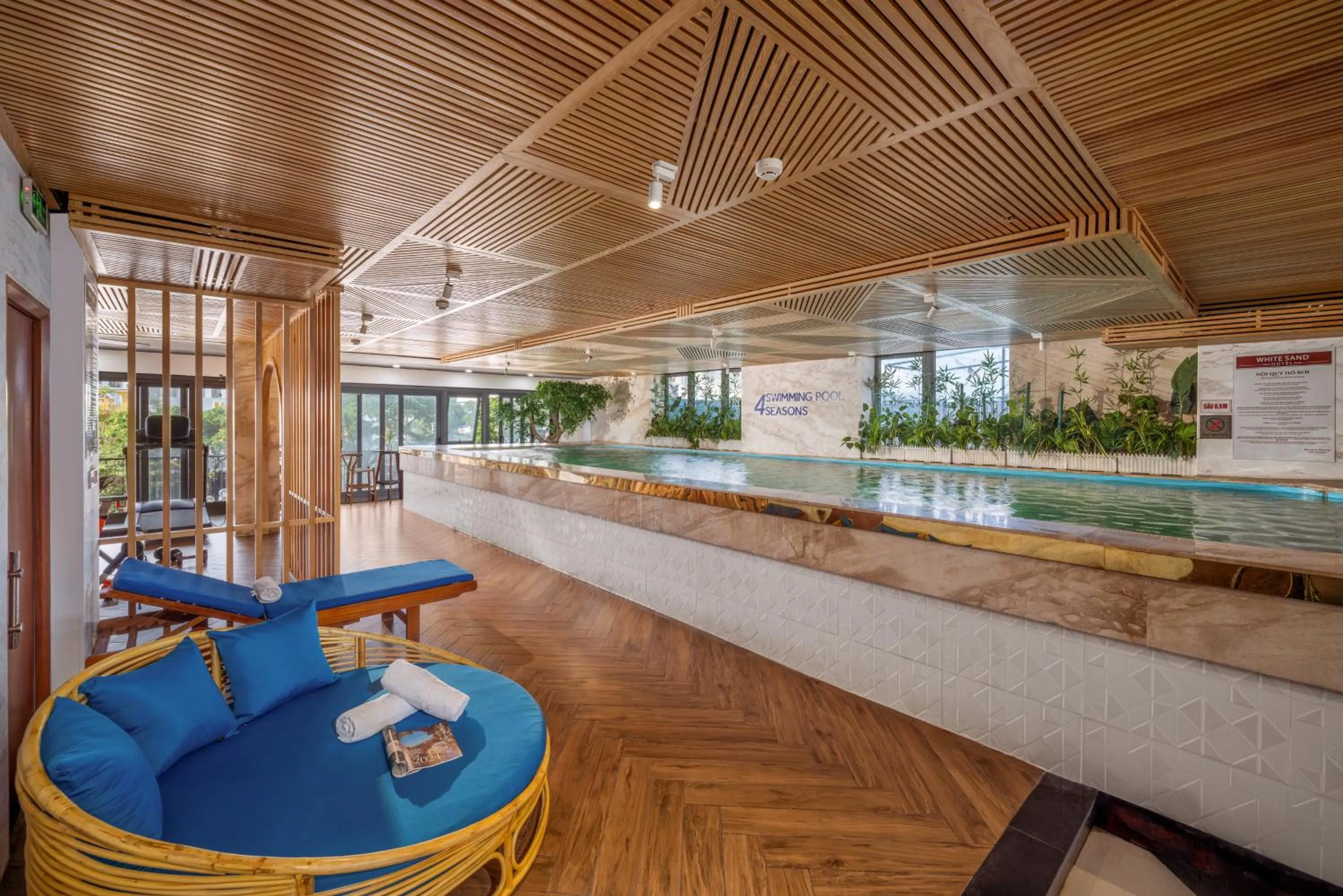 Swimming pool in White Sand Boutique Hotel