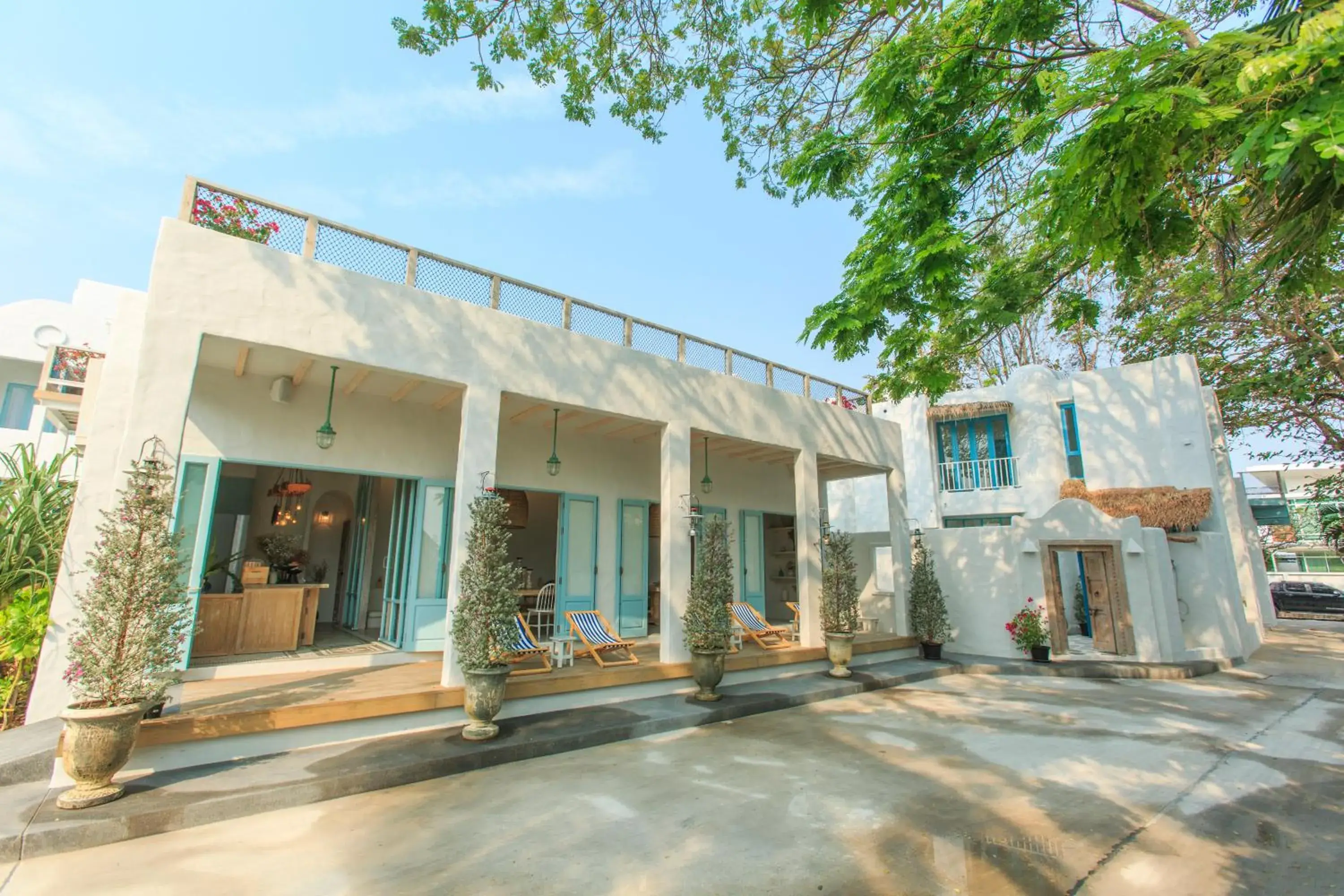 Property building in Resort de Paskani Property building in Resort de Paskani