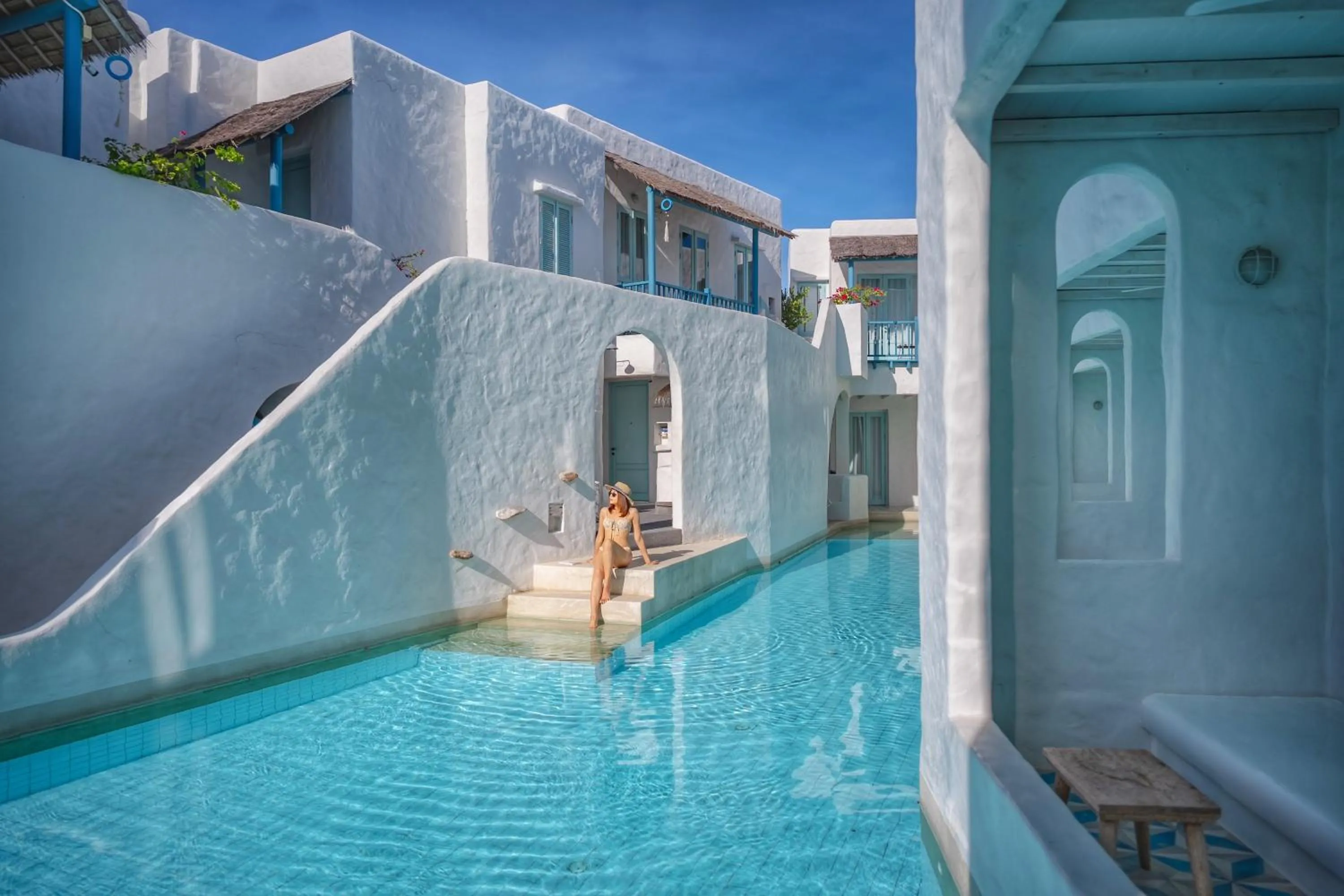 Swimming pool in Resort de Paskani