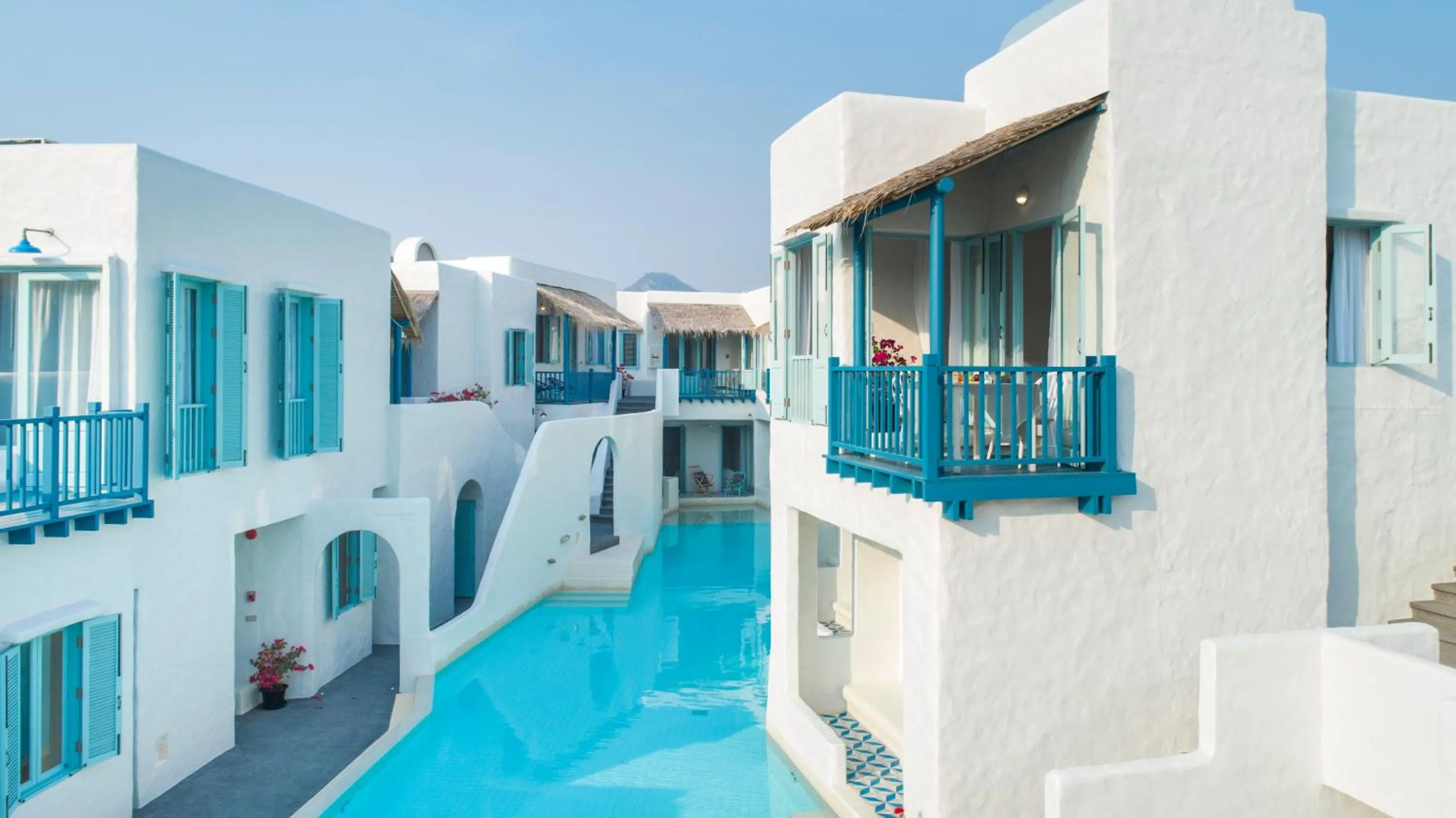 Property building in Resort de Paskani