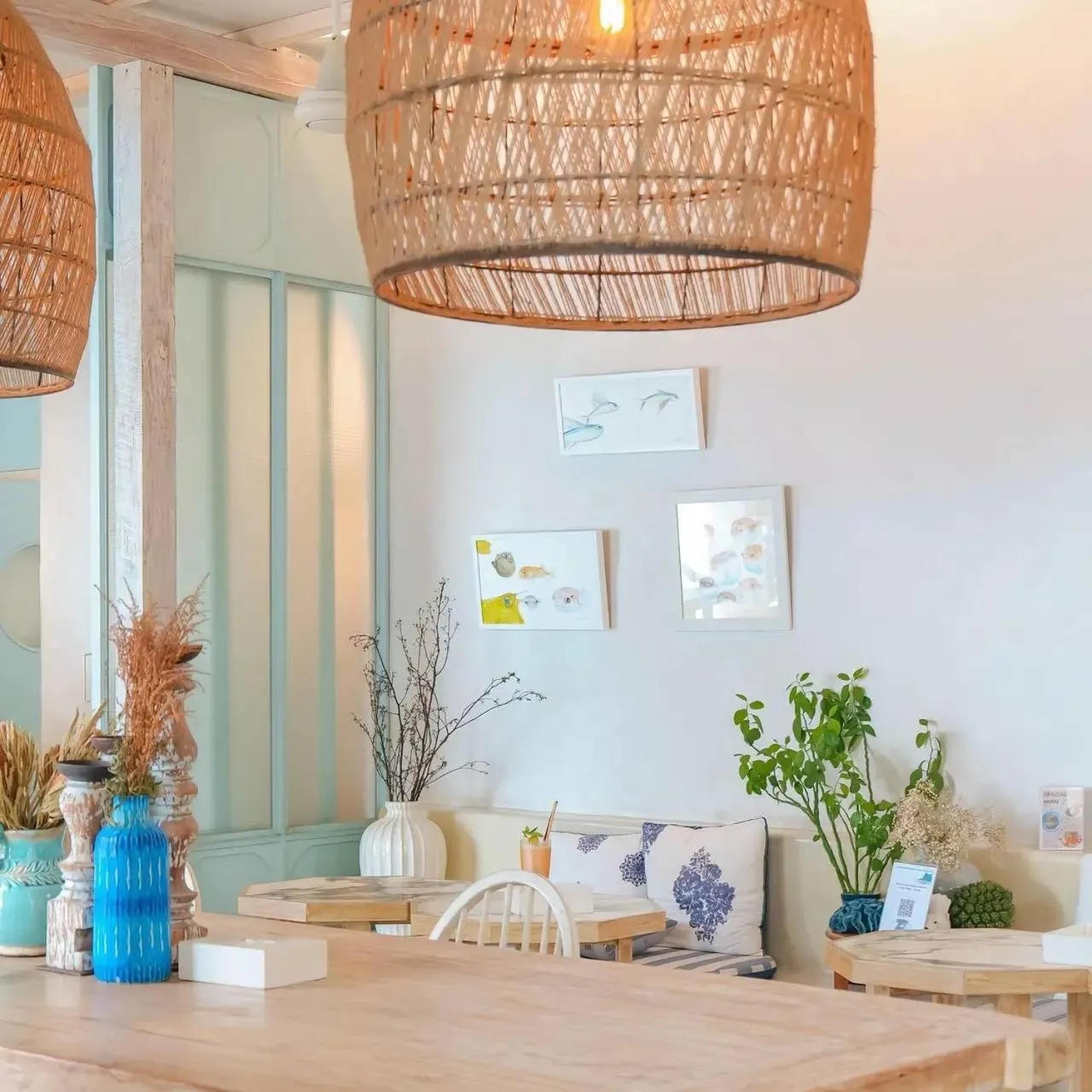 Restaurant/places to eat in Resort de Paskani