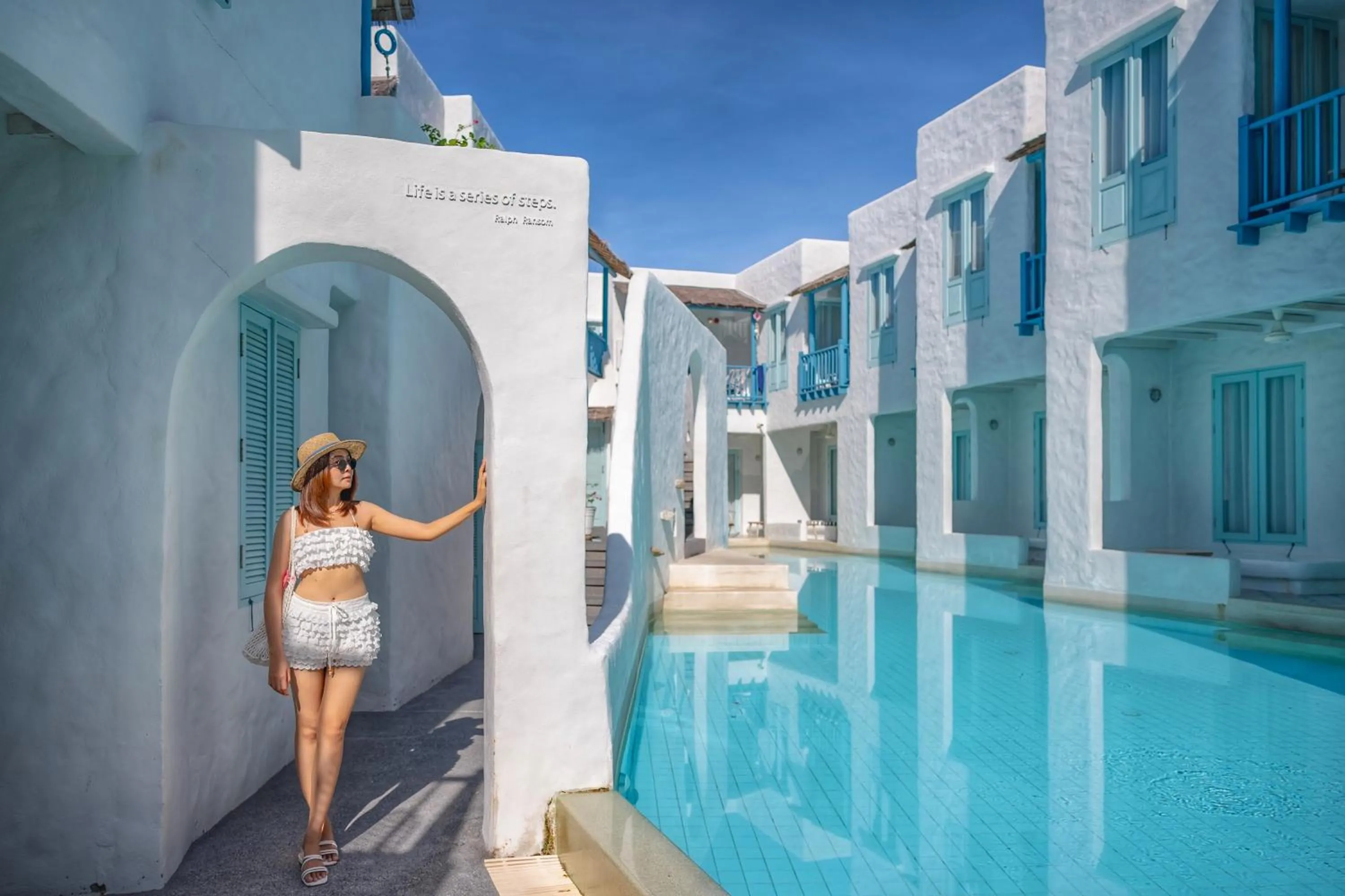 Facade/entrance in Resort de Paskani