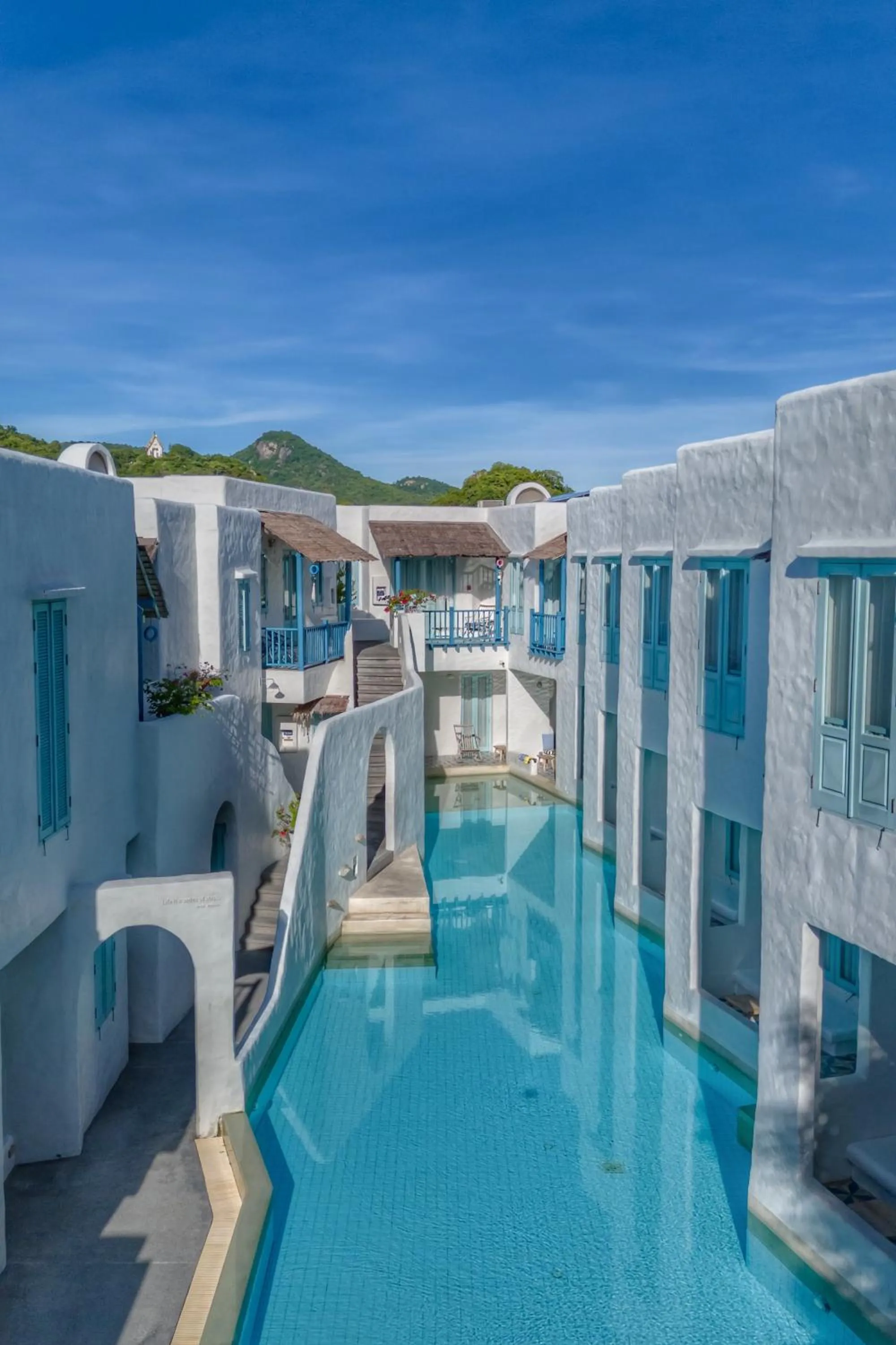 Swimming pool in Resort de Paskani