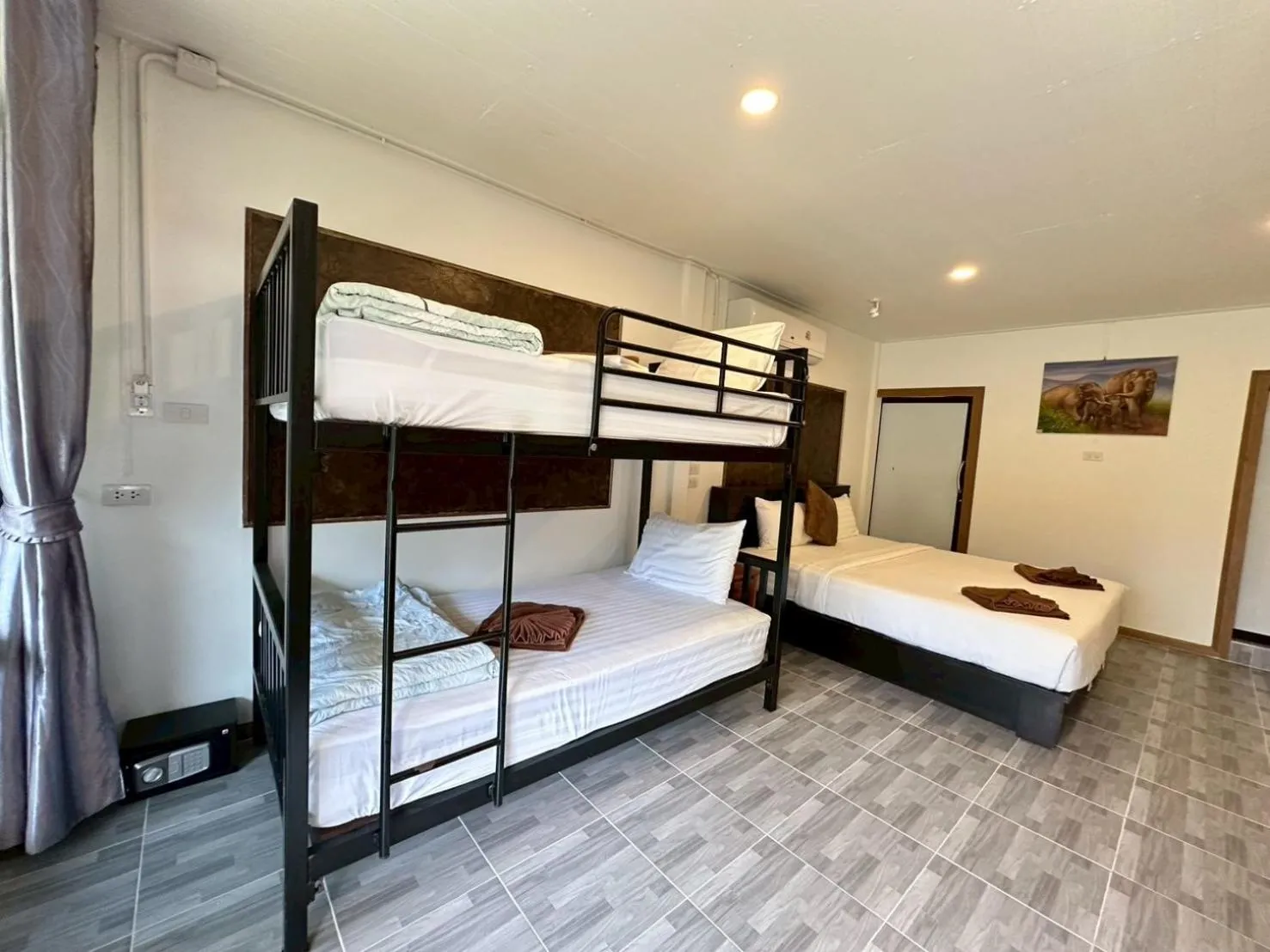 Bed in Klongdao Sunset Villa