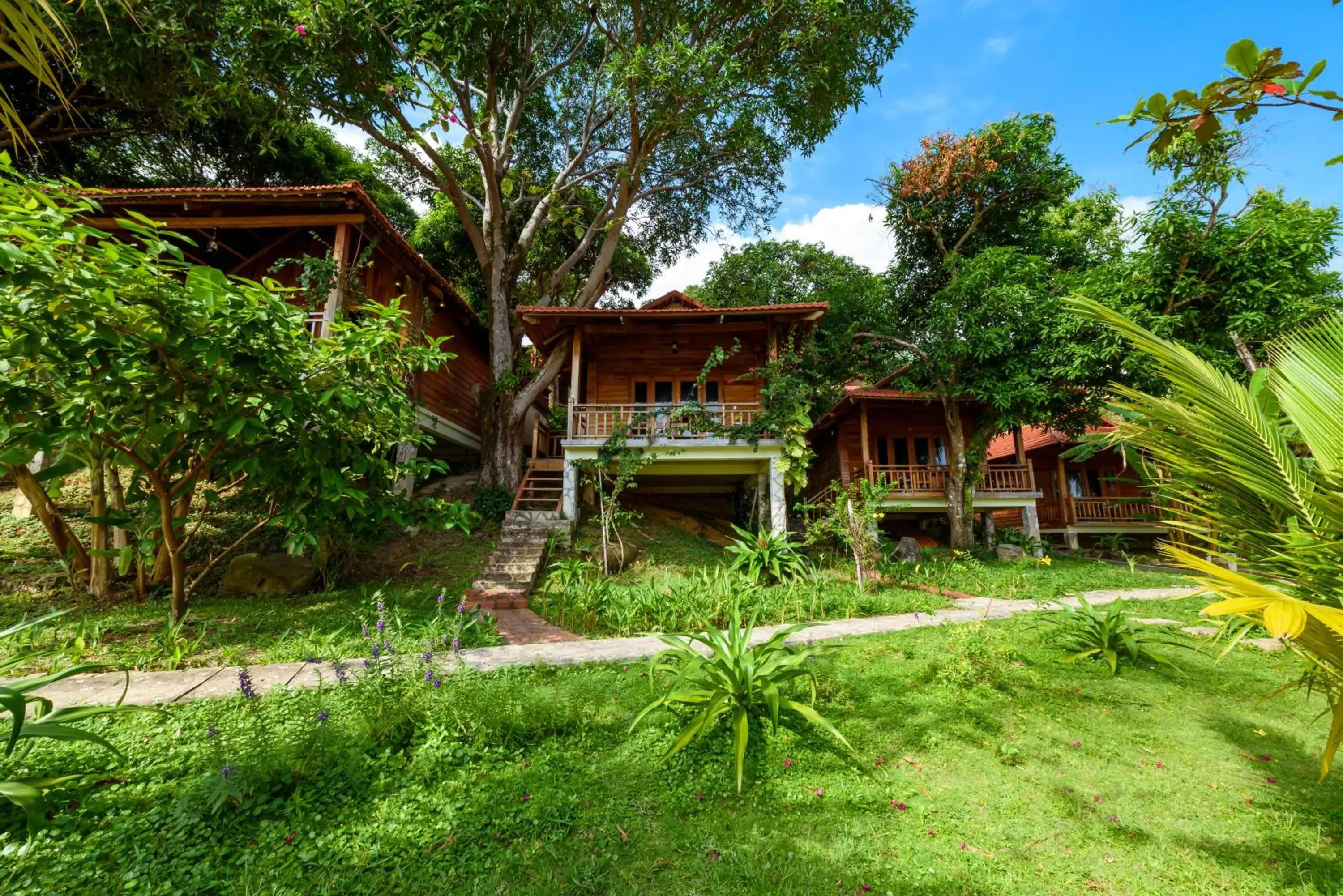 Property building in Mango Beach Resort Property building in Mango Beach Resort