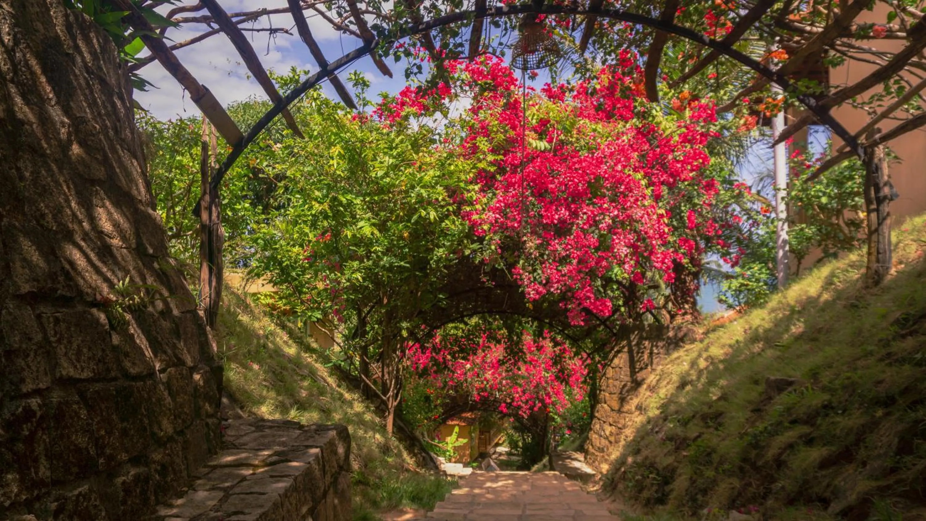 Facade/entrance in Mango Beach Resort