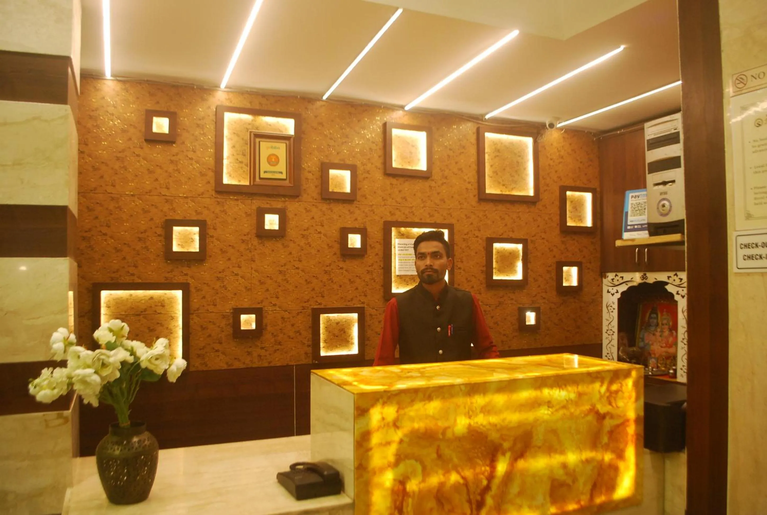 Lobby or reception in Hotel New Sunder