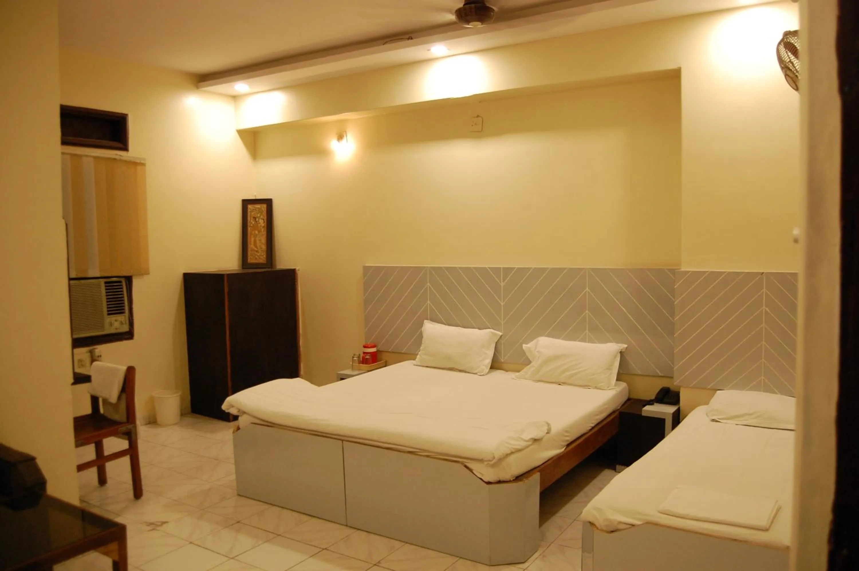 Bedroom, Bed in Hotel New Sunder