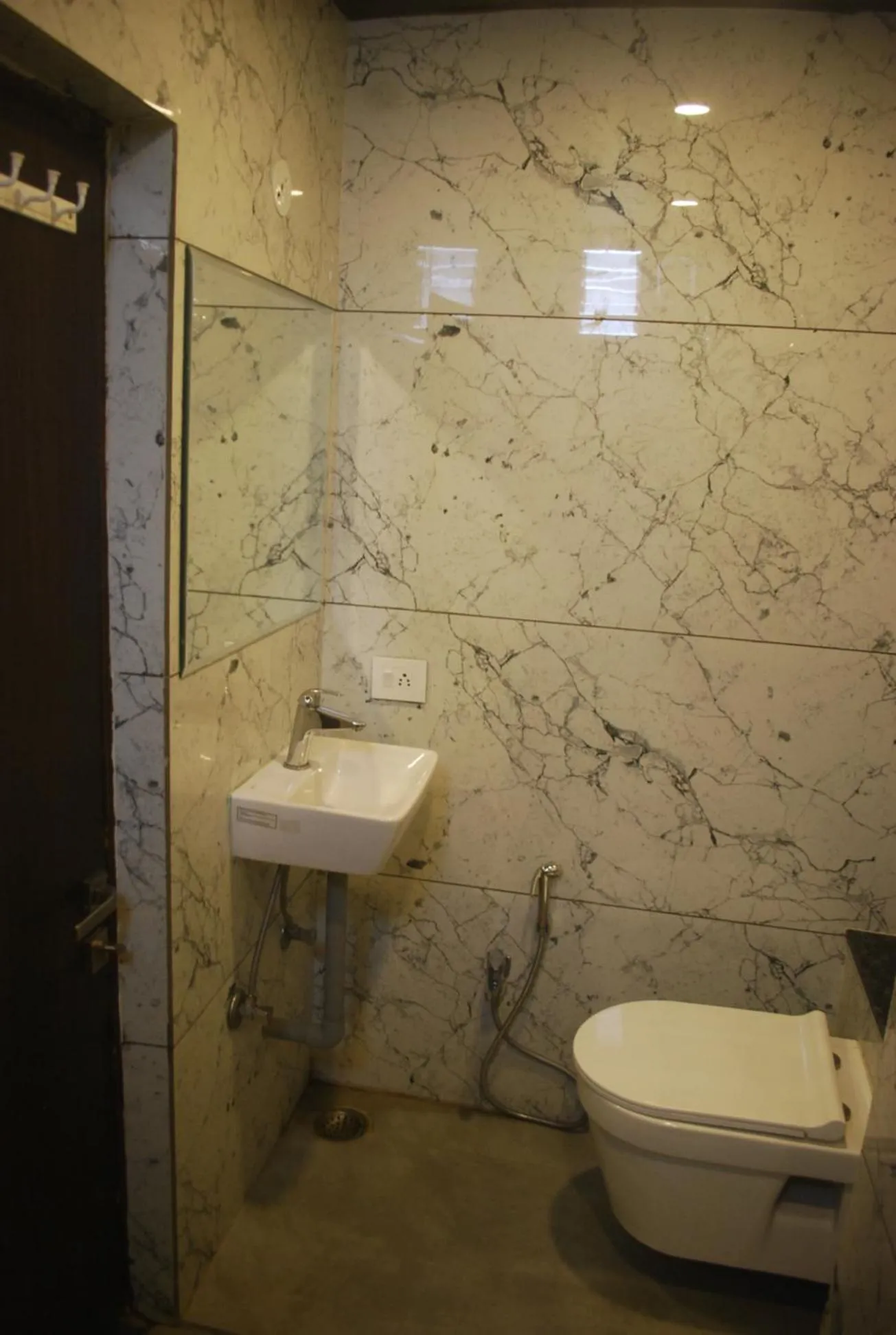 Toilet in Hotel New Sunder