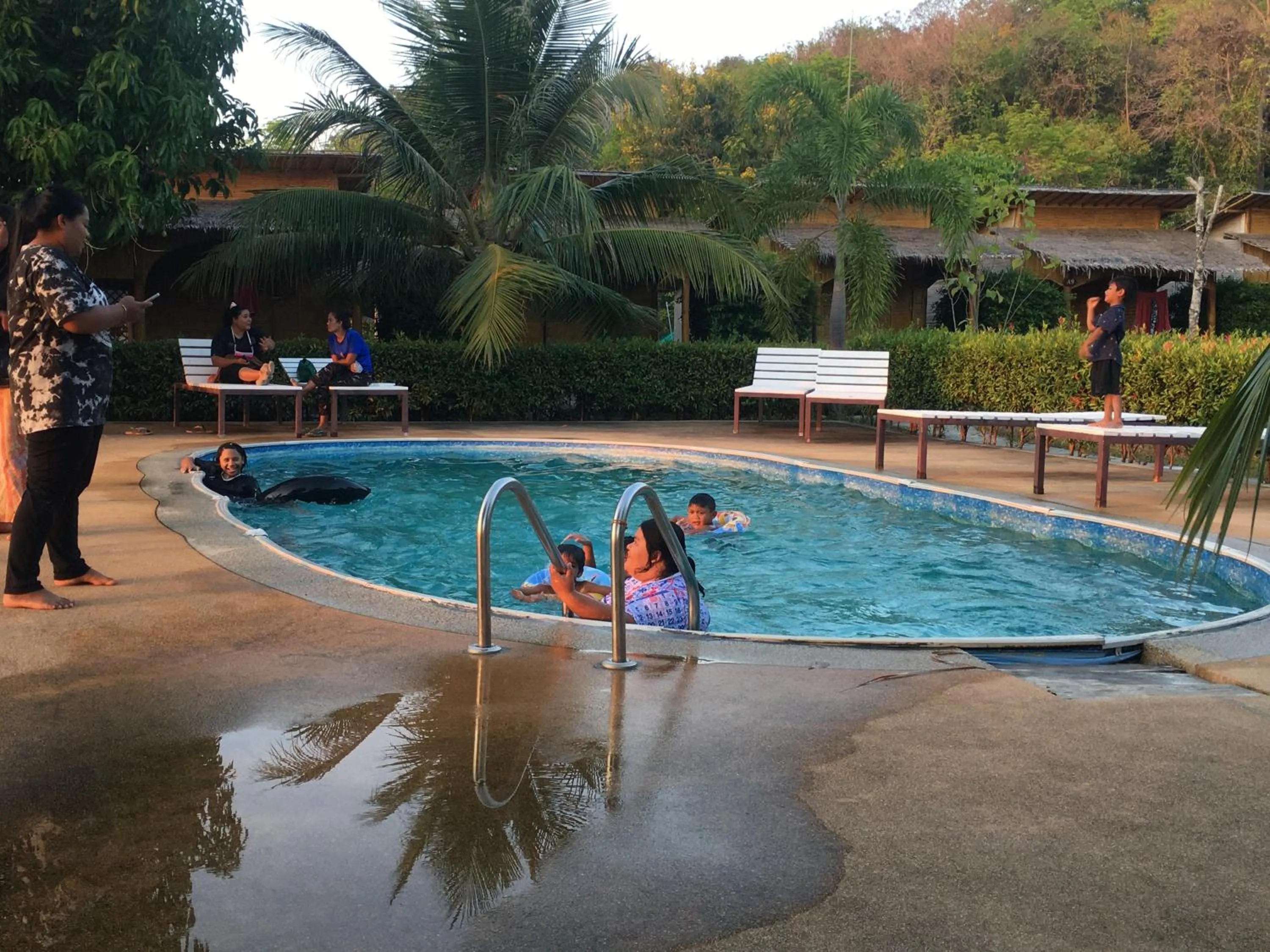 Swimming pool in Chom Dao Resort