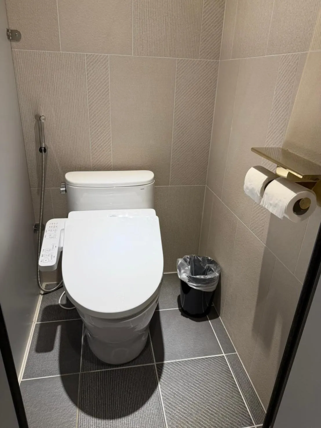 Toilet in Hangkhau Hotel