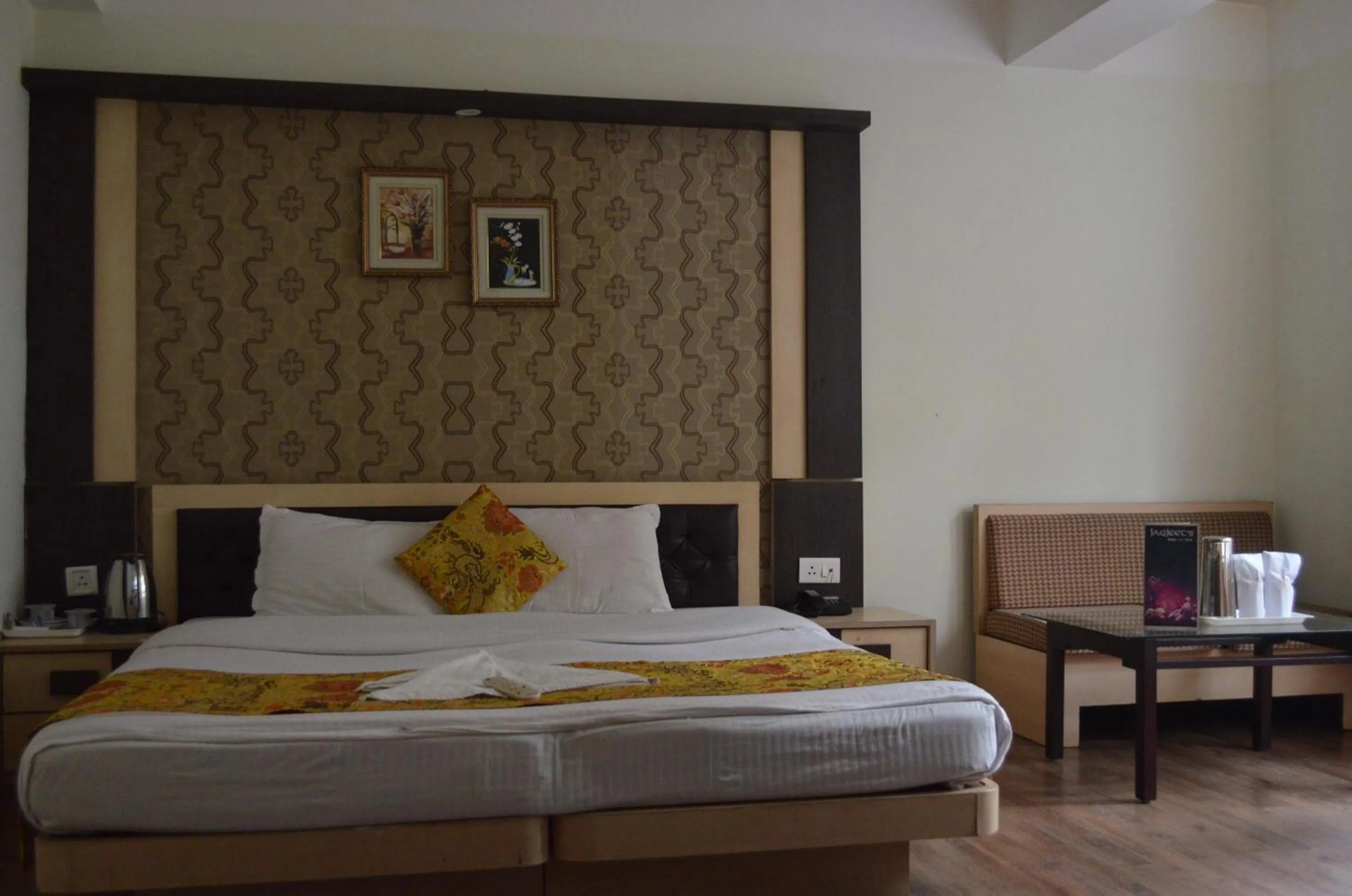 Photo of the whole room, Bed in Jagjeet's Sikkim Retreat