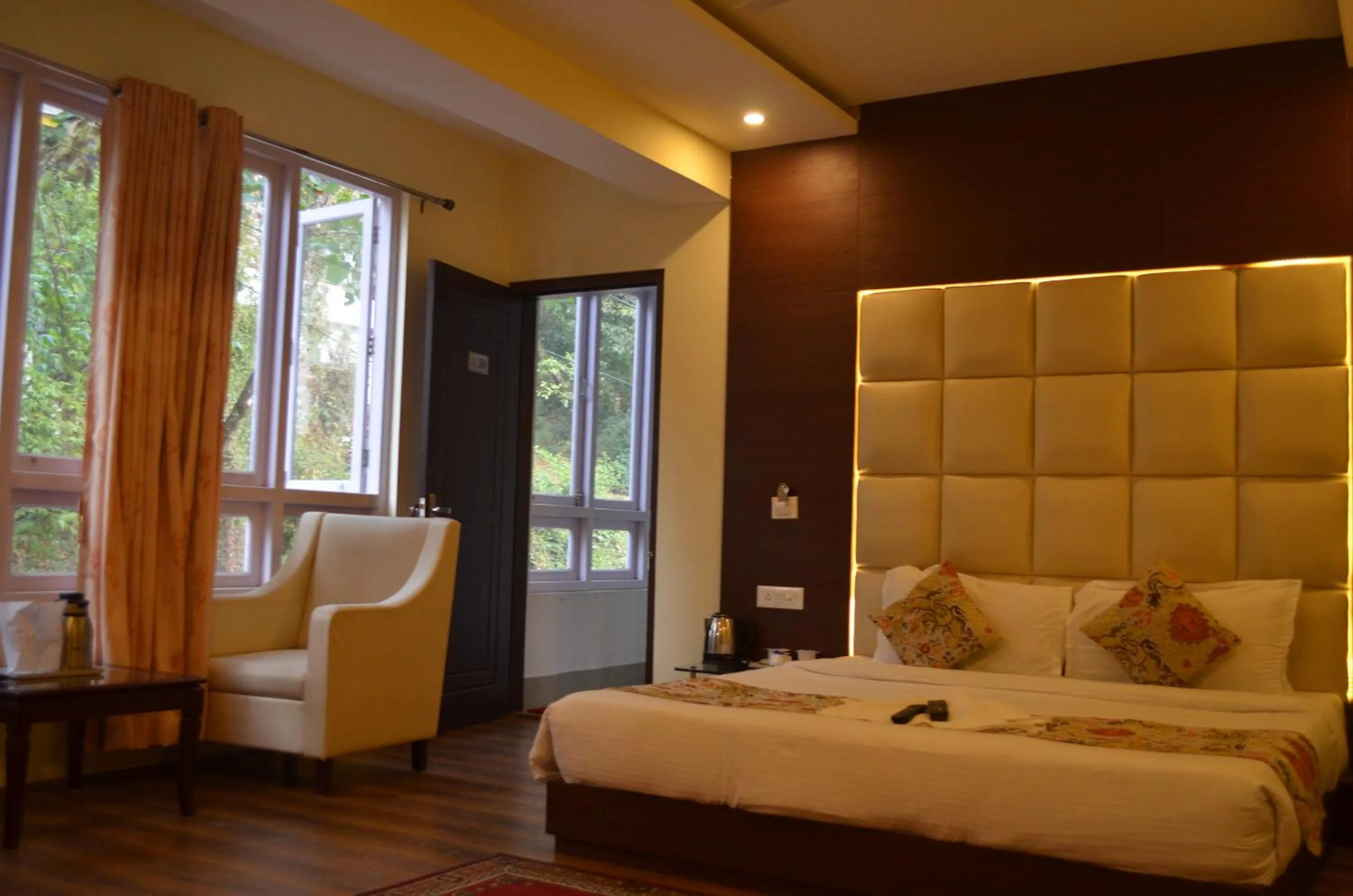 Photo of the whole room, Bed in Jagjeet's Sikkim Retreat