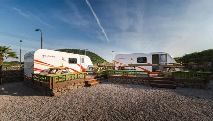 Property building in Red Windmill Pension Property building in Red Windmill Pension