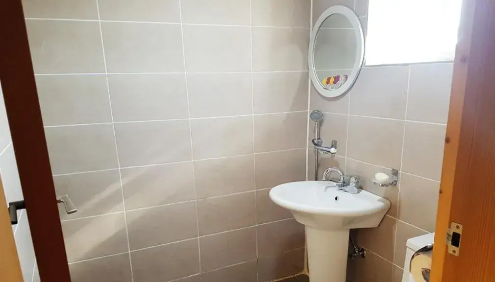 Red Windmill Pension Red Windmill Pension