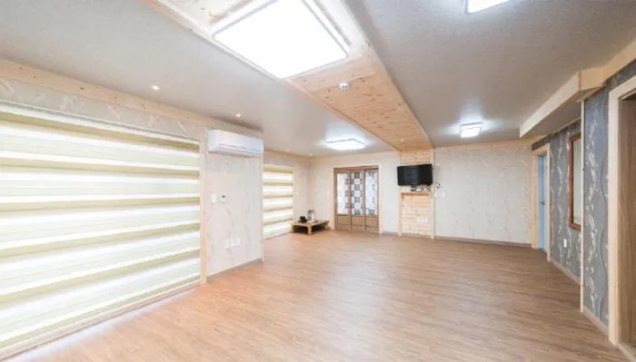 Bedroom in Red Windmill Pension