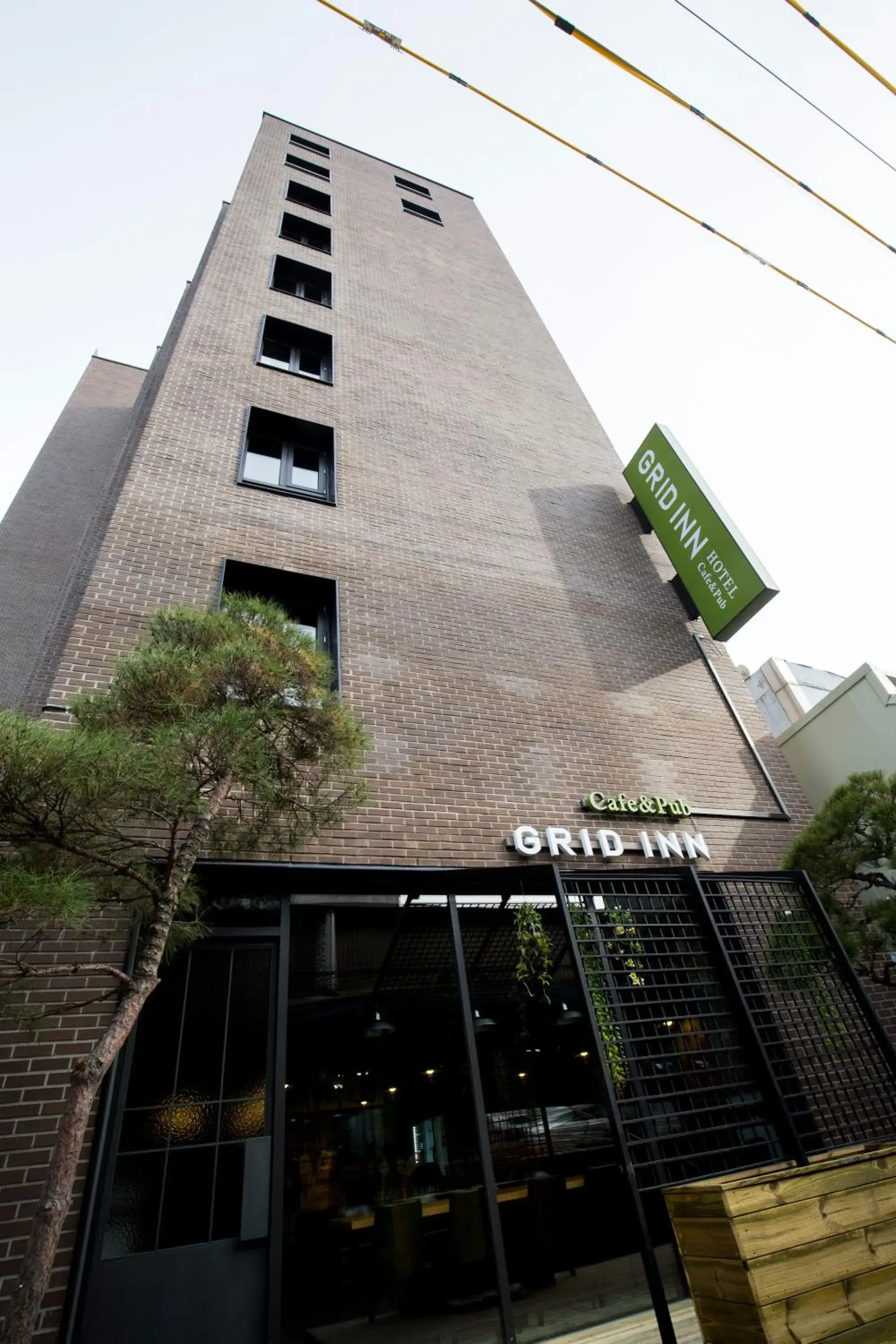 Facade/entrance in Grid Inn Hotel Facade/entrance in Grid Inn Hotel