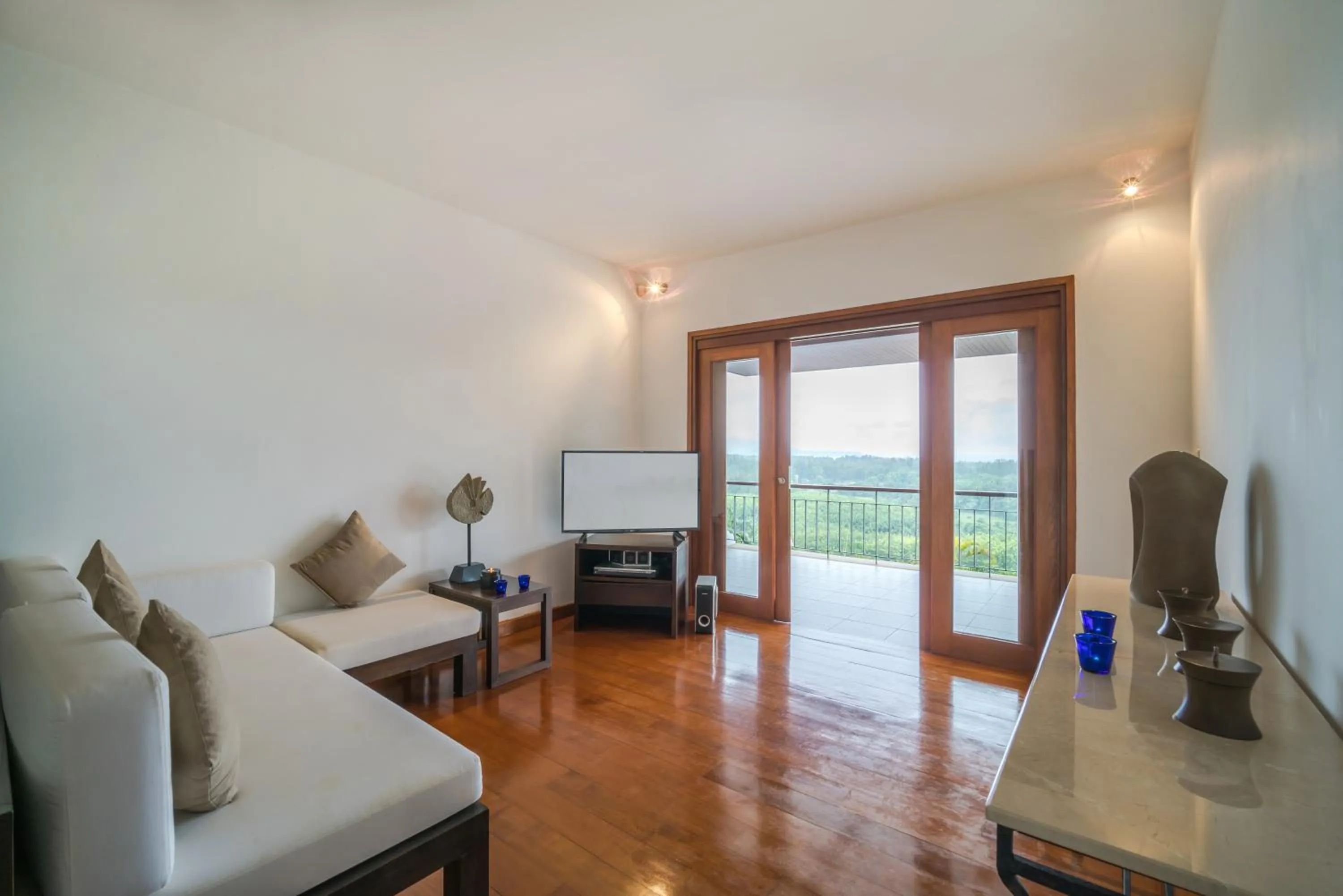 Seating area in Vichuda Hills by RESAVA