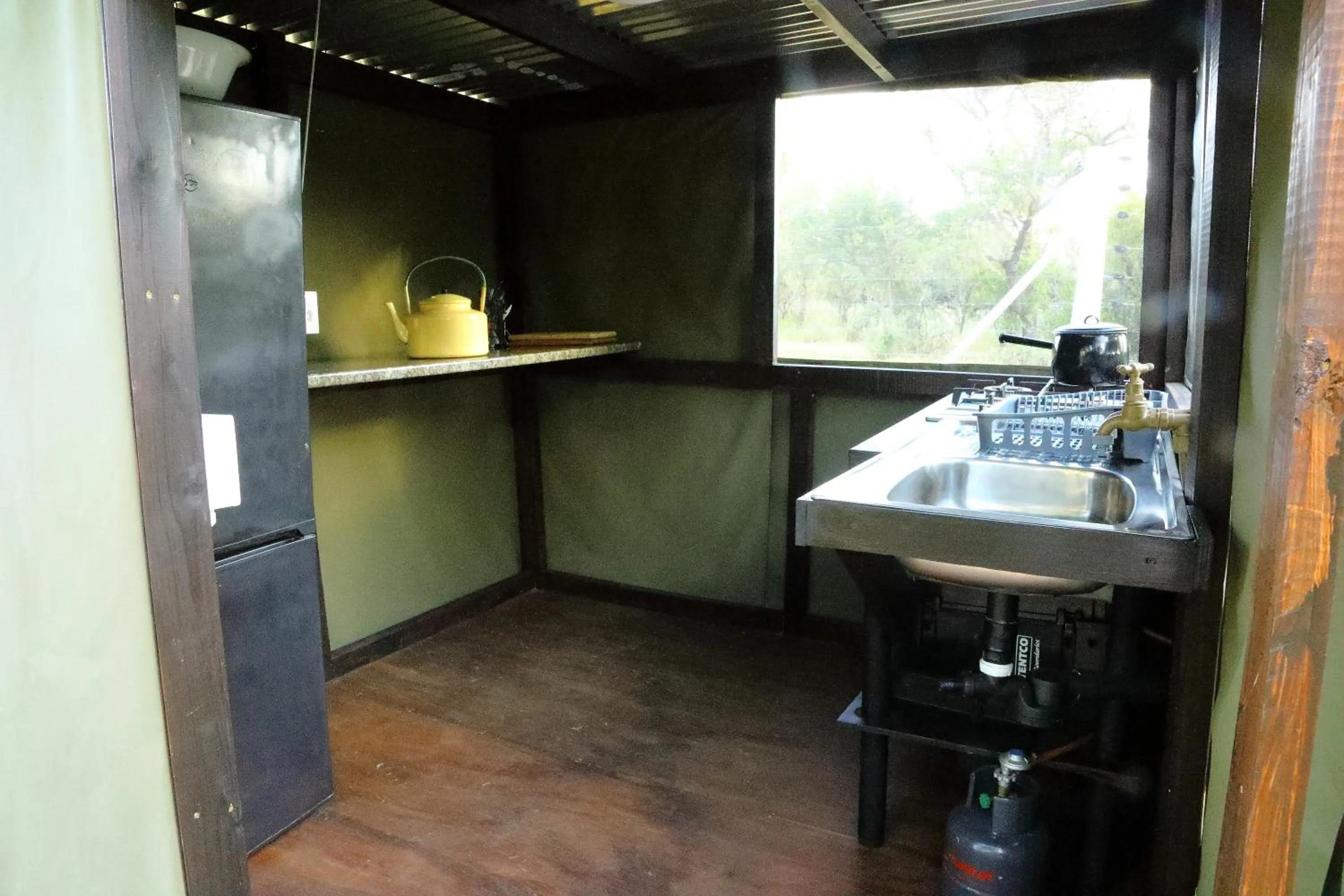Thorn Tree Bush Camp