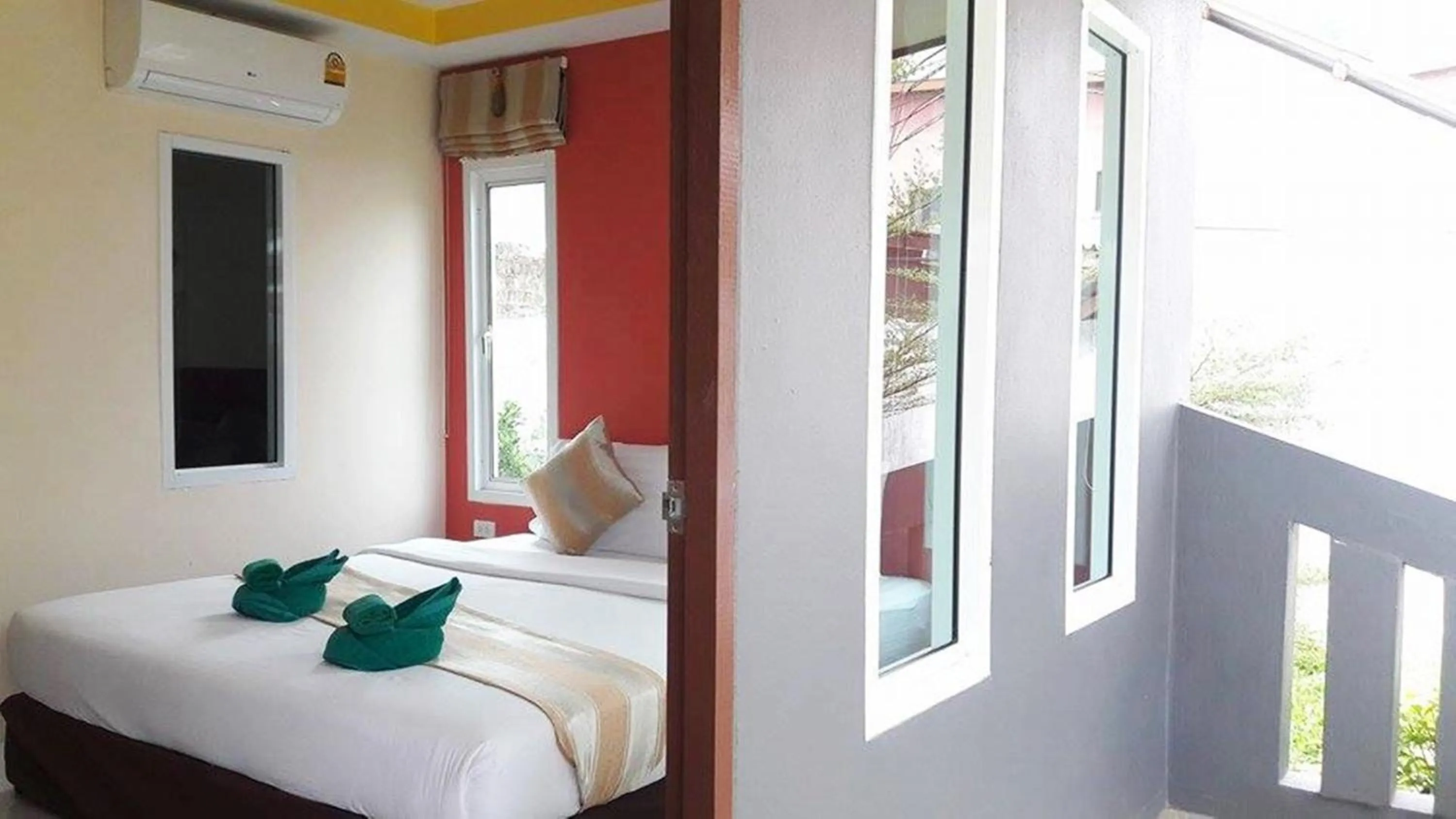 Bed in Popular Lanta Resort