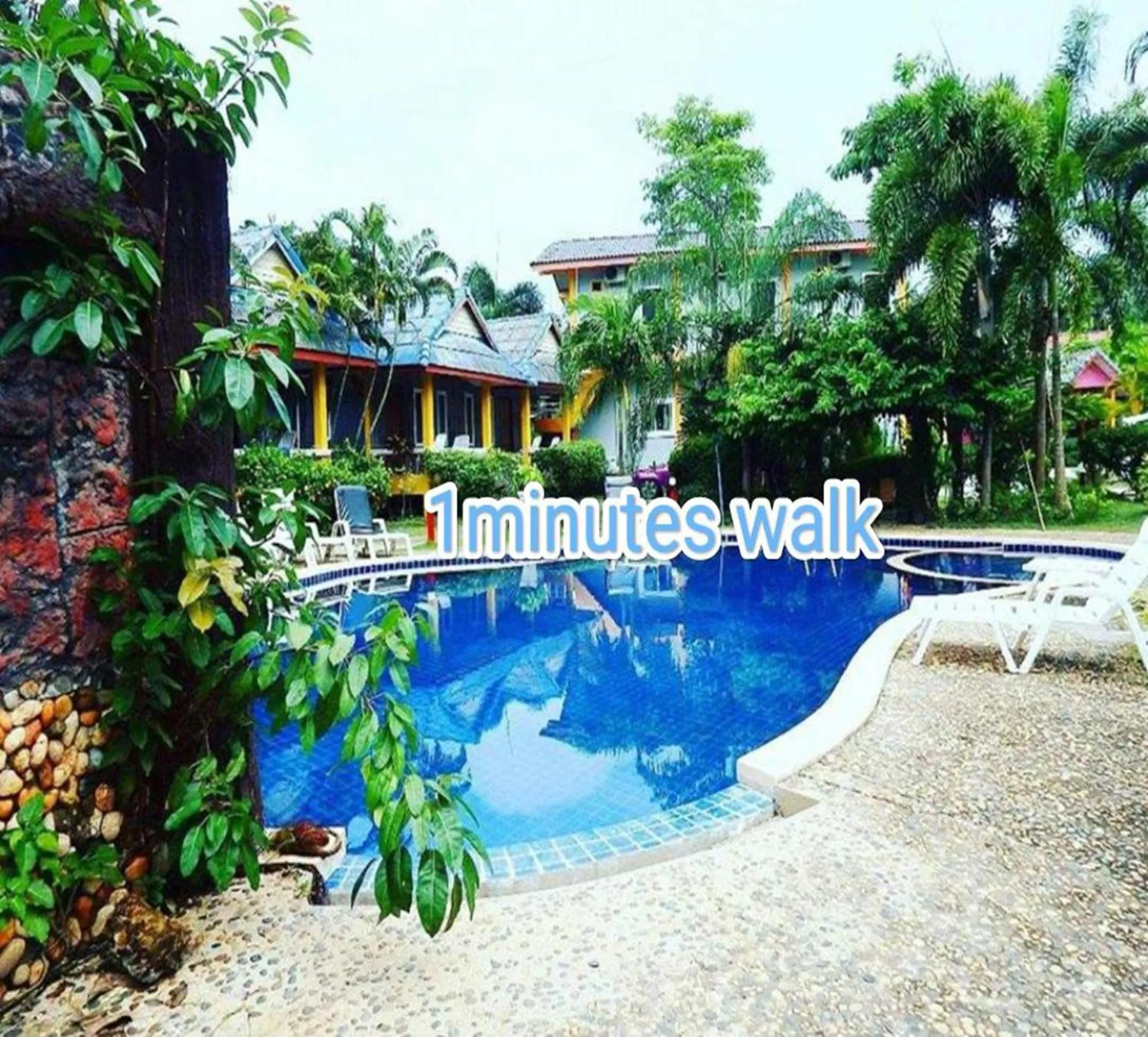 Swimming pool in Popular Lanta Resort