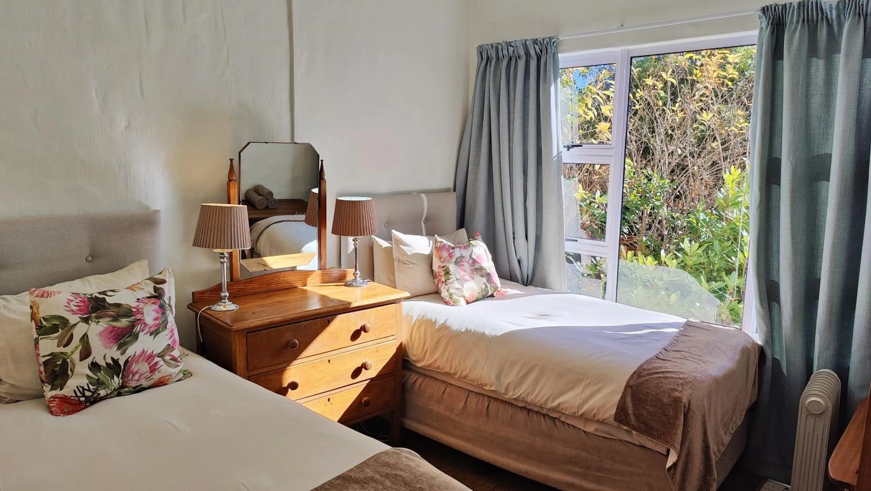 Bed in The Edge Mountain Retreat