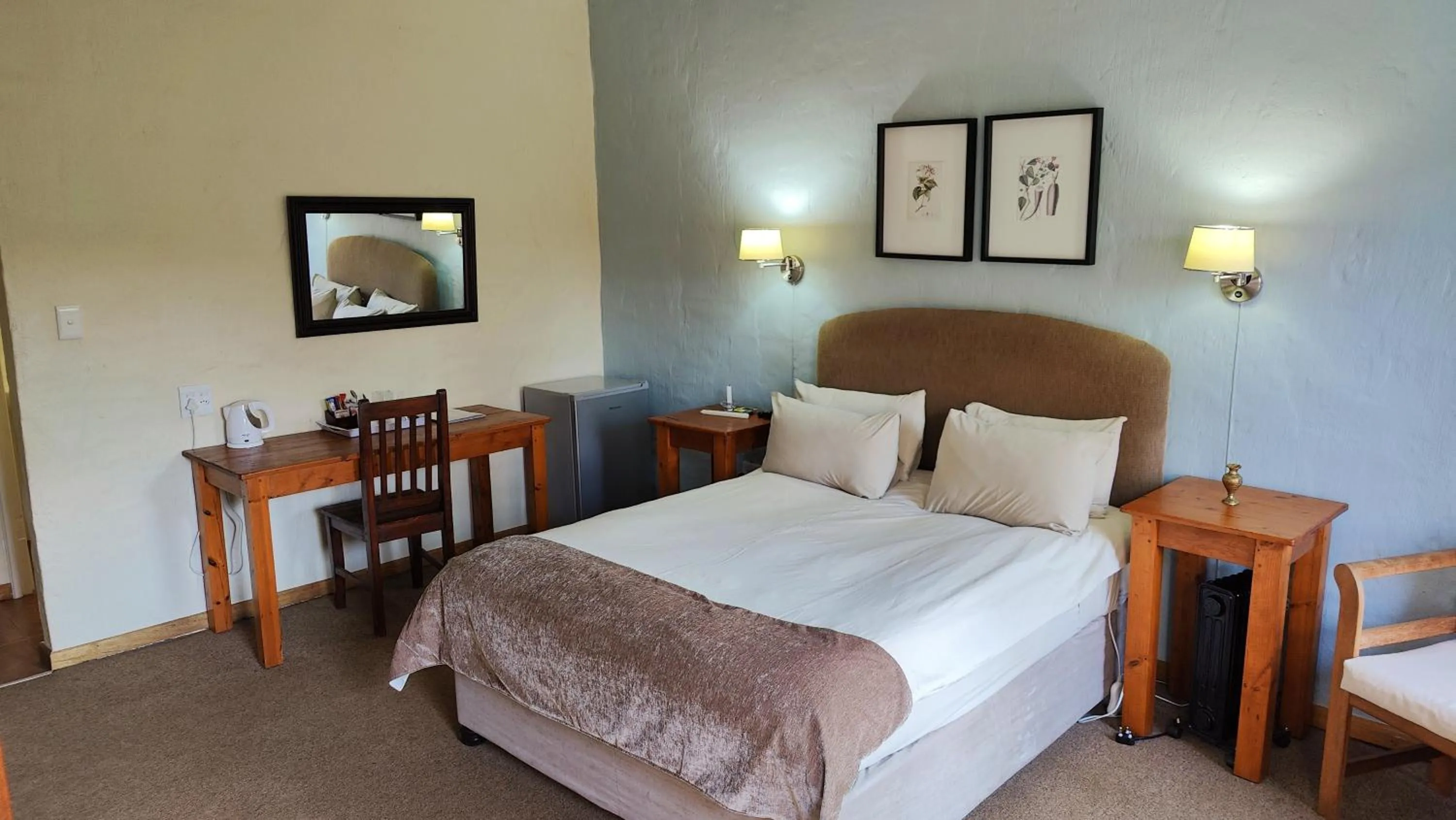 Bed in The Edge Mountain Retreat