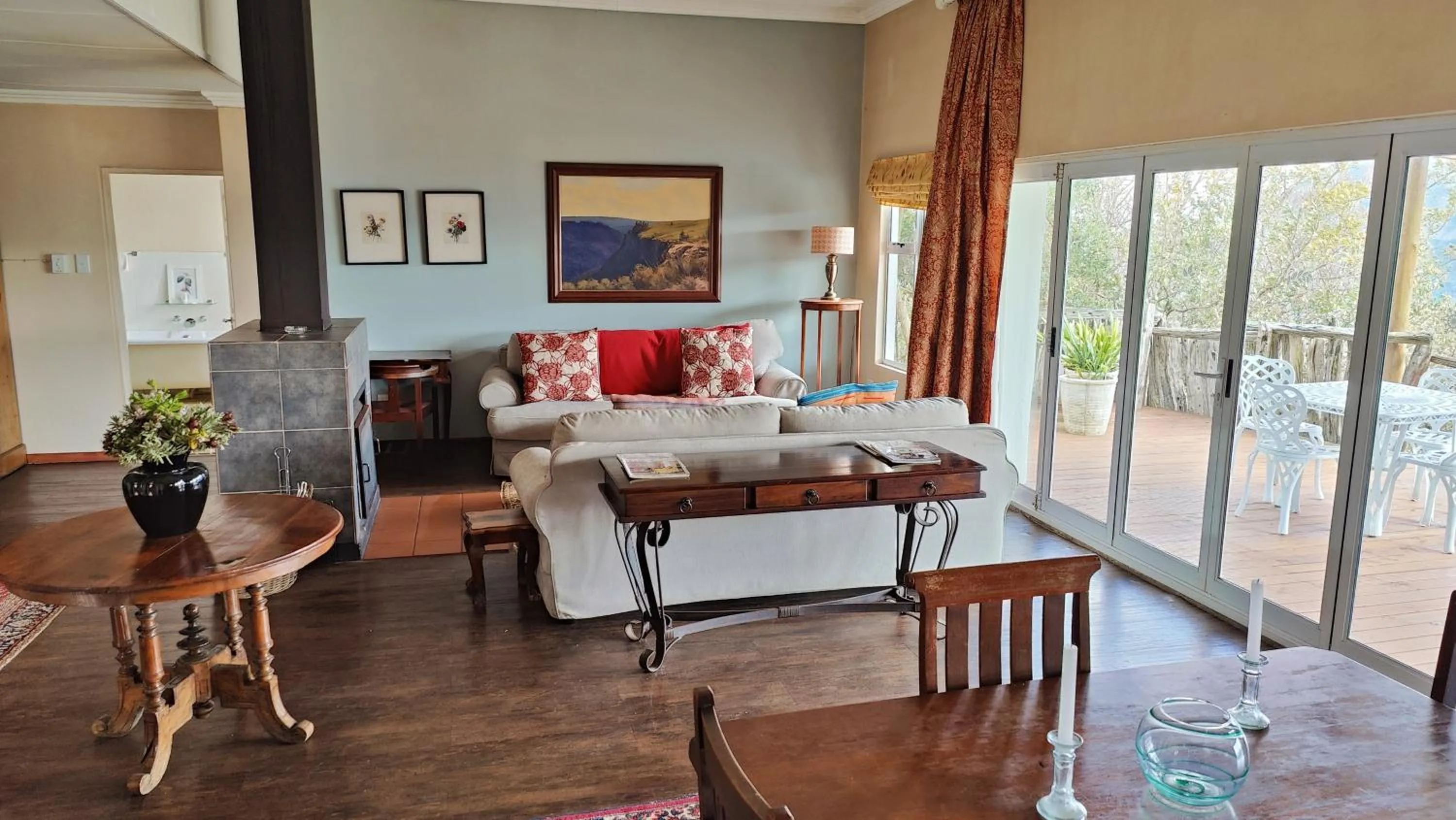 Bed in The Edge Mountain Retreat