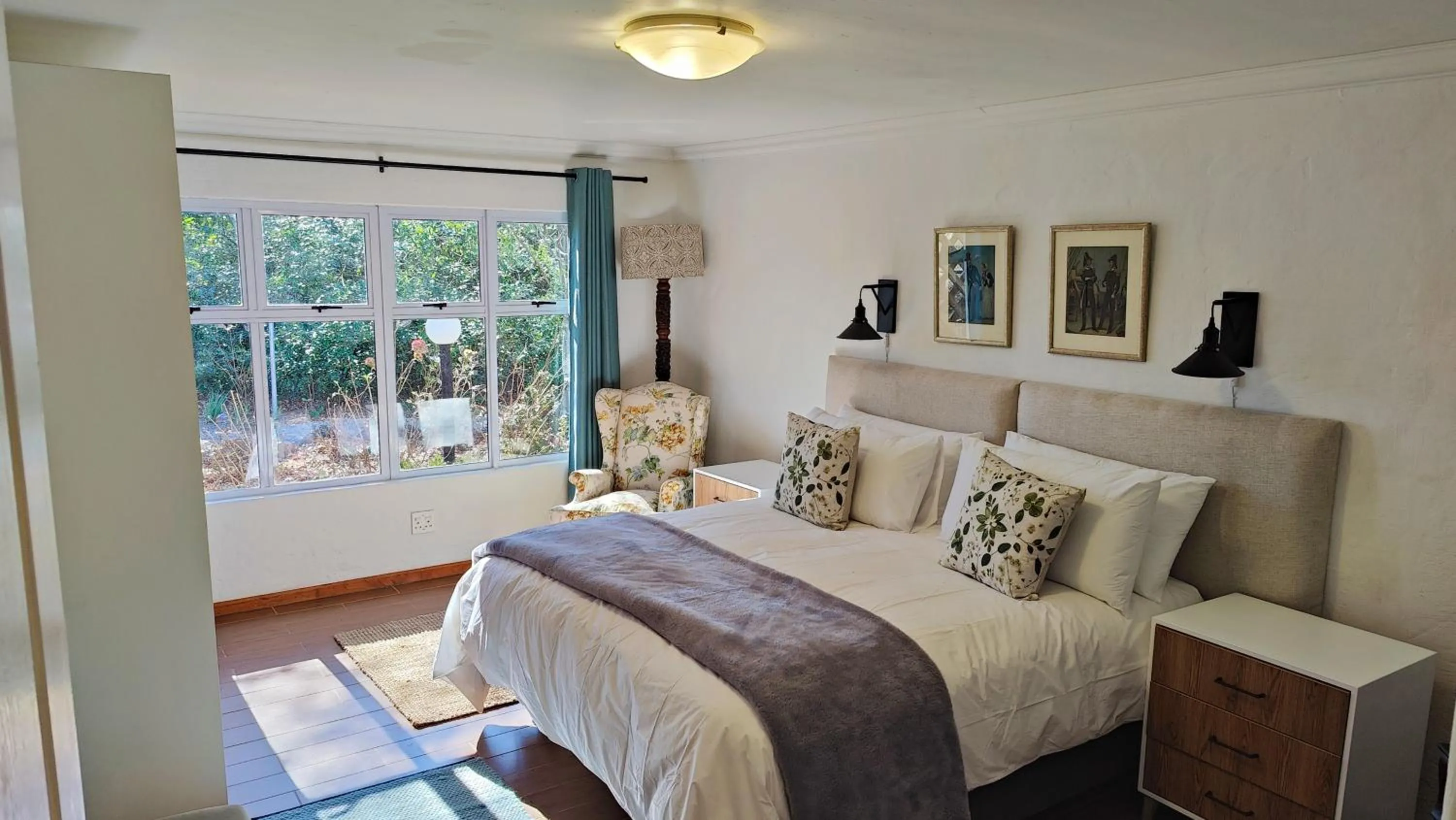 Bed in The Edge Mountain Retreat