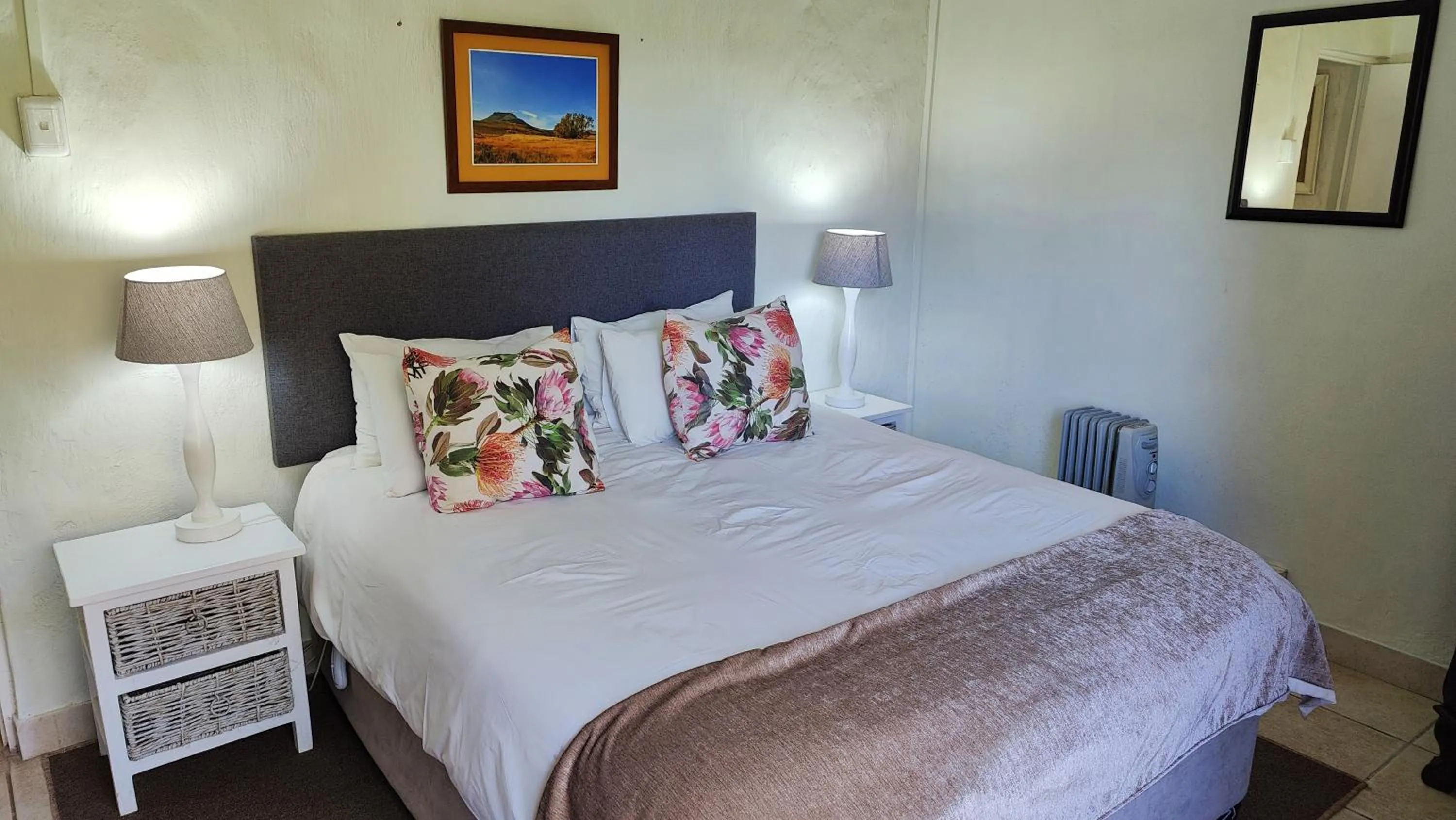 Bed in The Edge Mountain Retreat