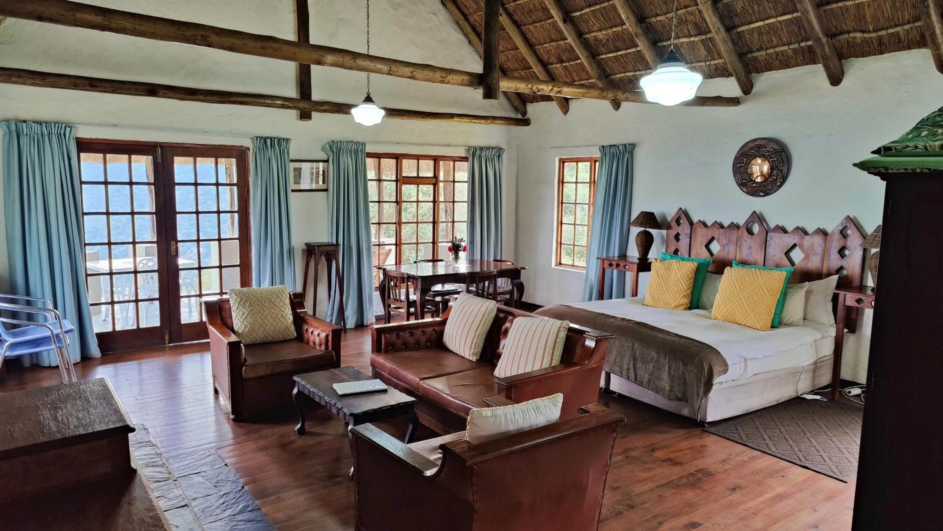 Bed in The Edge Mountain Retreat