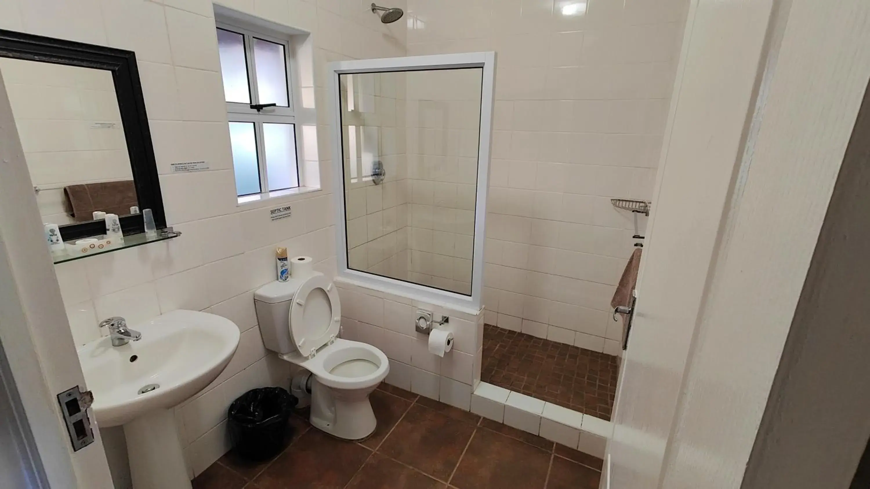 Standard Double Room - single occupancy in The Edge Mountain Retreat Standard Double Room - single occupancy in The Edge Mountain Retreat