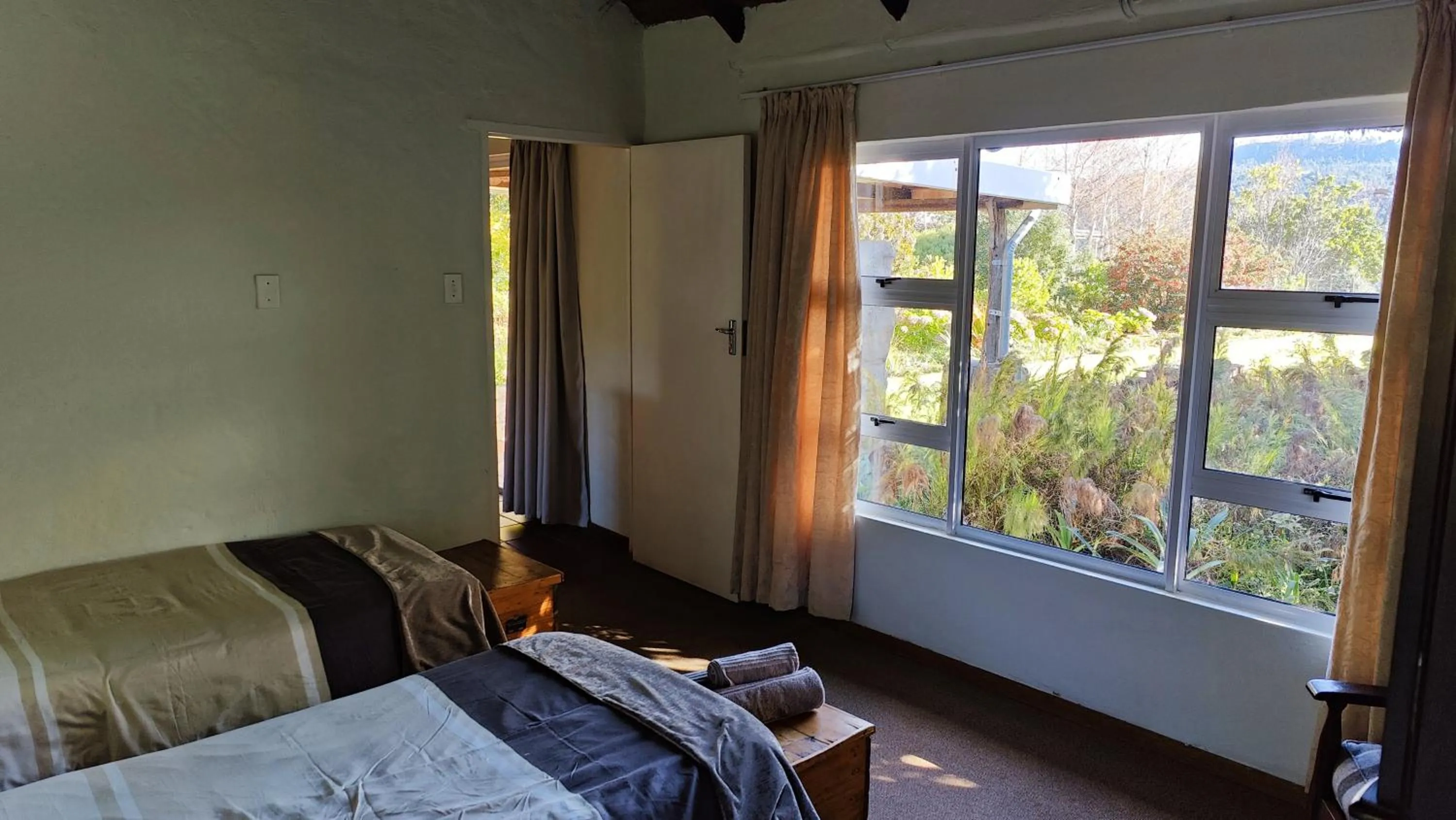 Bed in The Edge Mountain Retreat