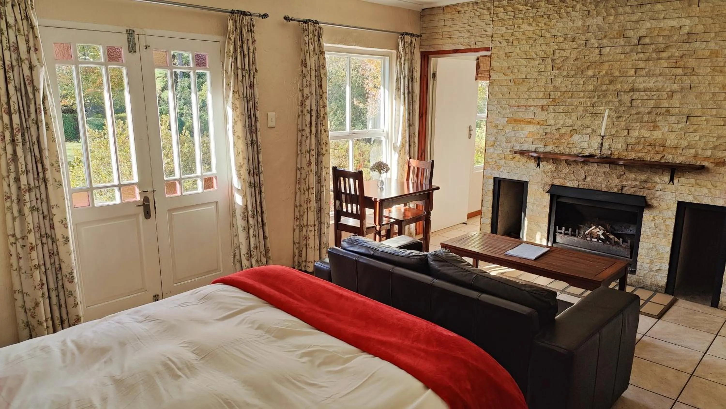 Bed in The Edge Mountain Retreat