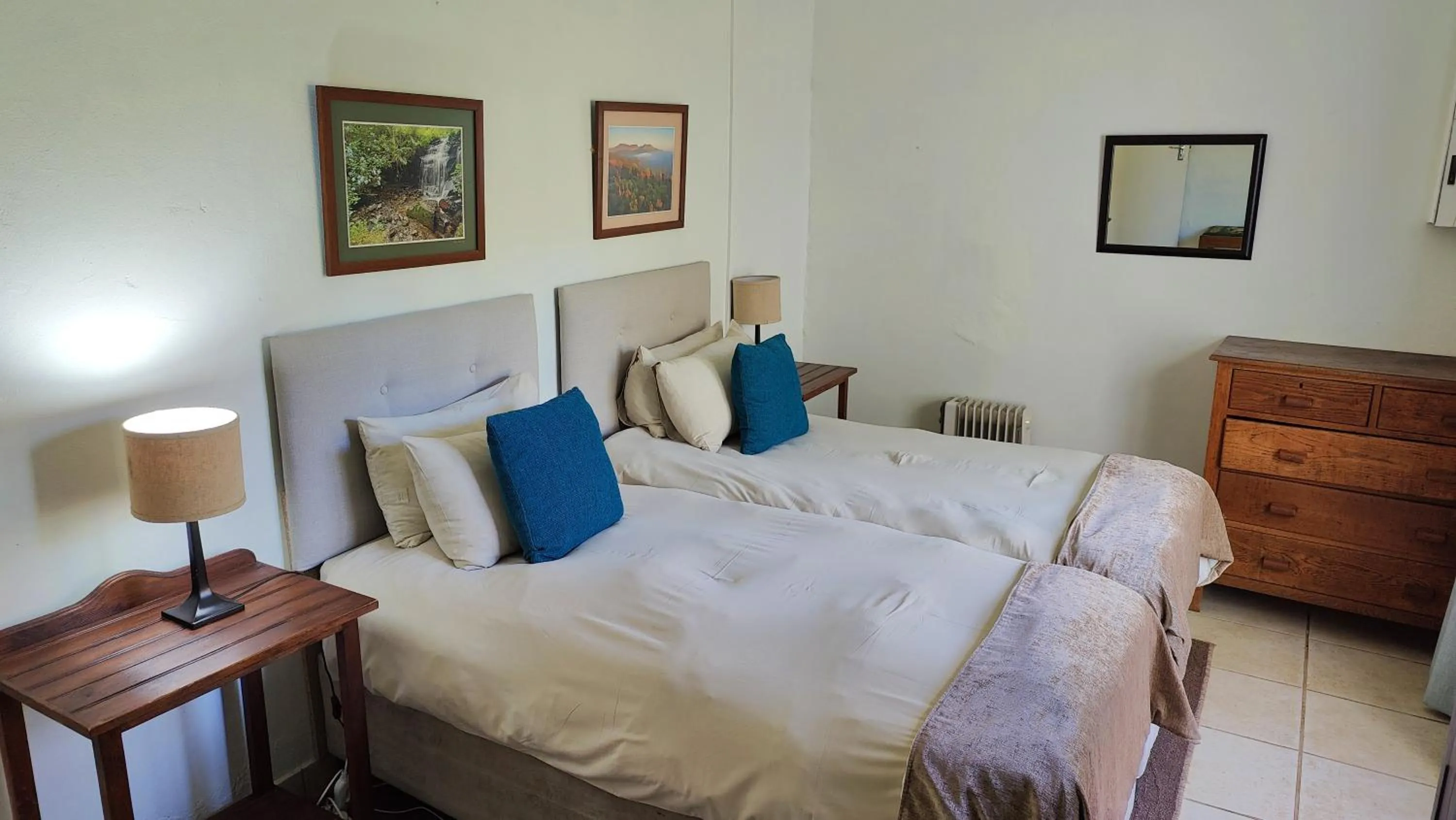 Bed in The Edge Mountain Retreat