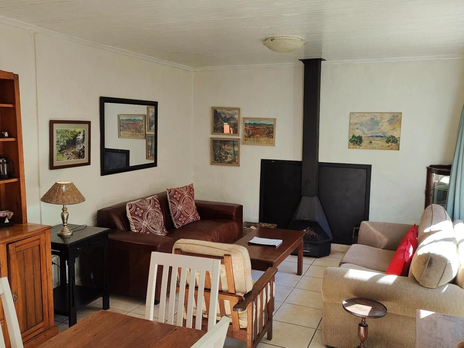 Seating area in The Edge Mountain Retreat