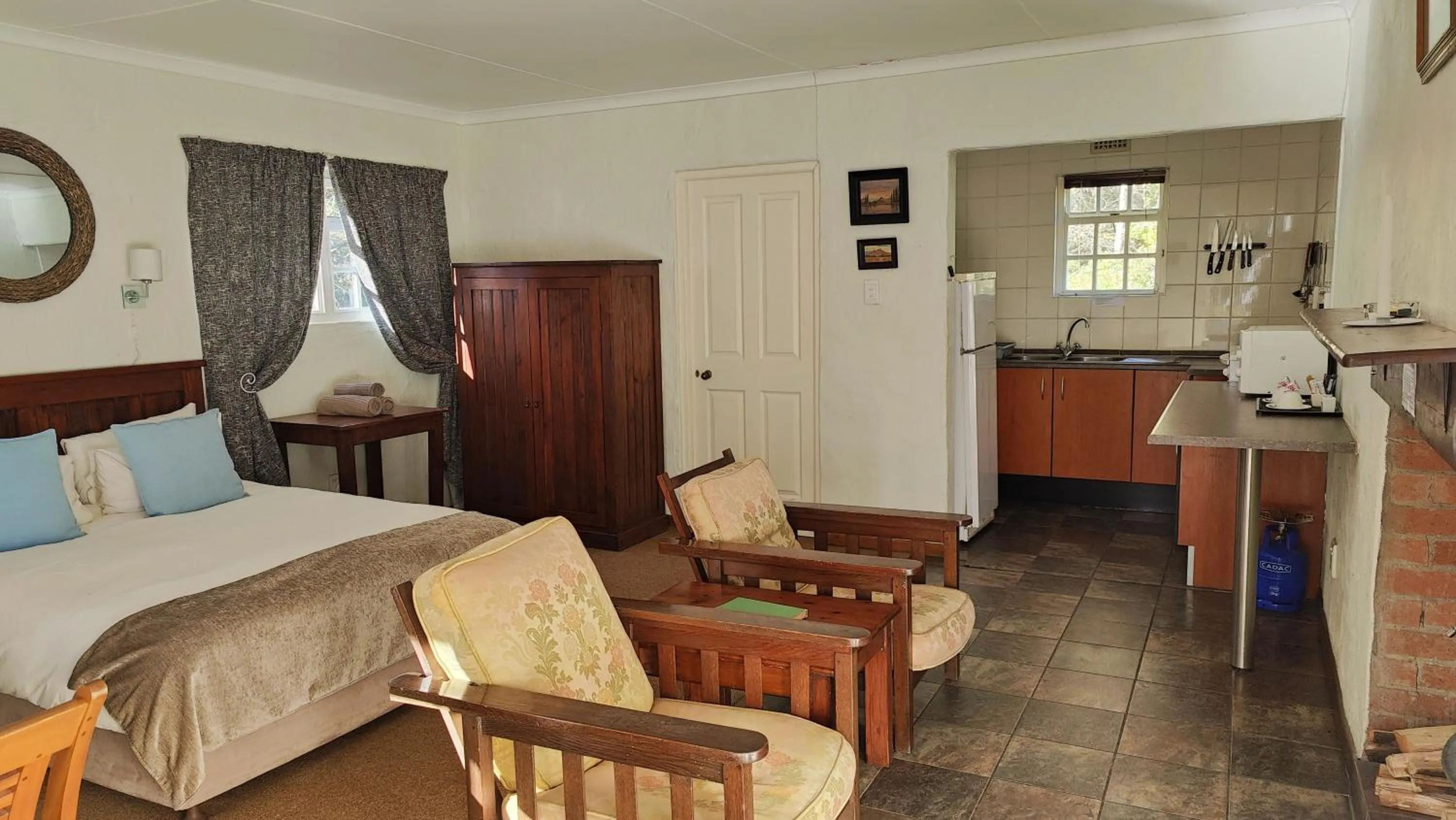 Bed in The Edge Mountain Retreat