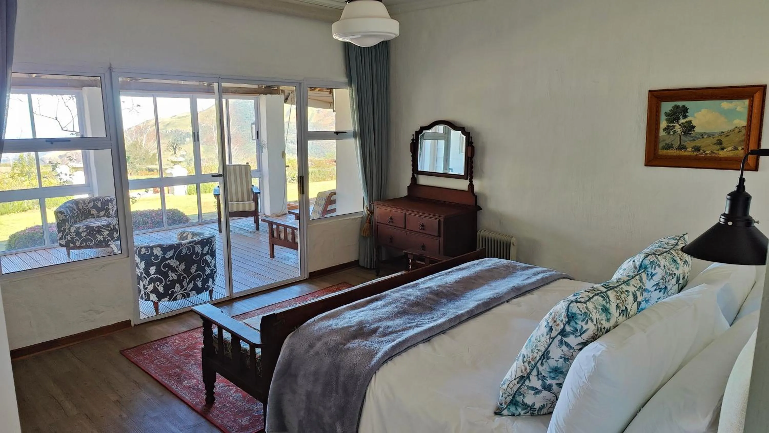 Bed in The Edge Mountain Retreat