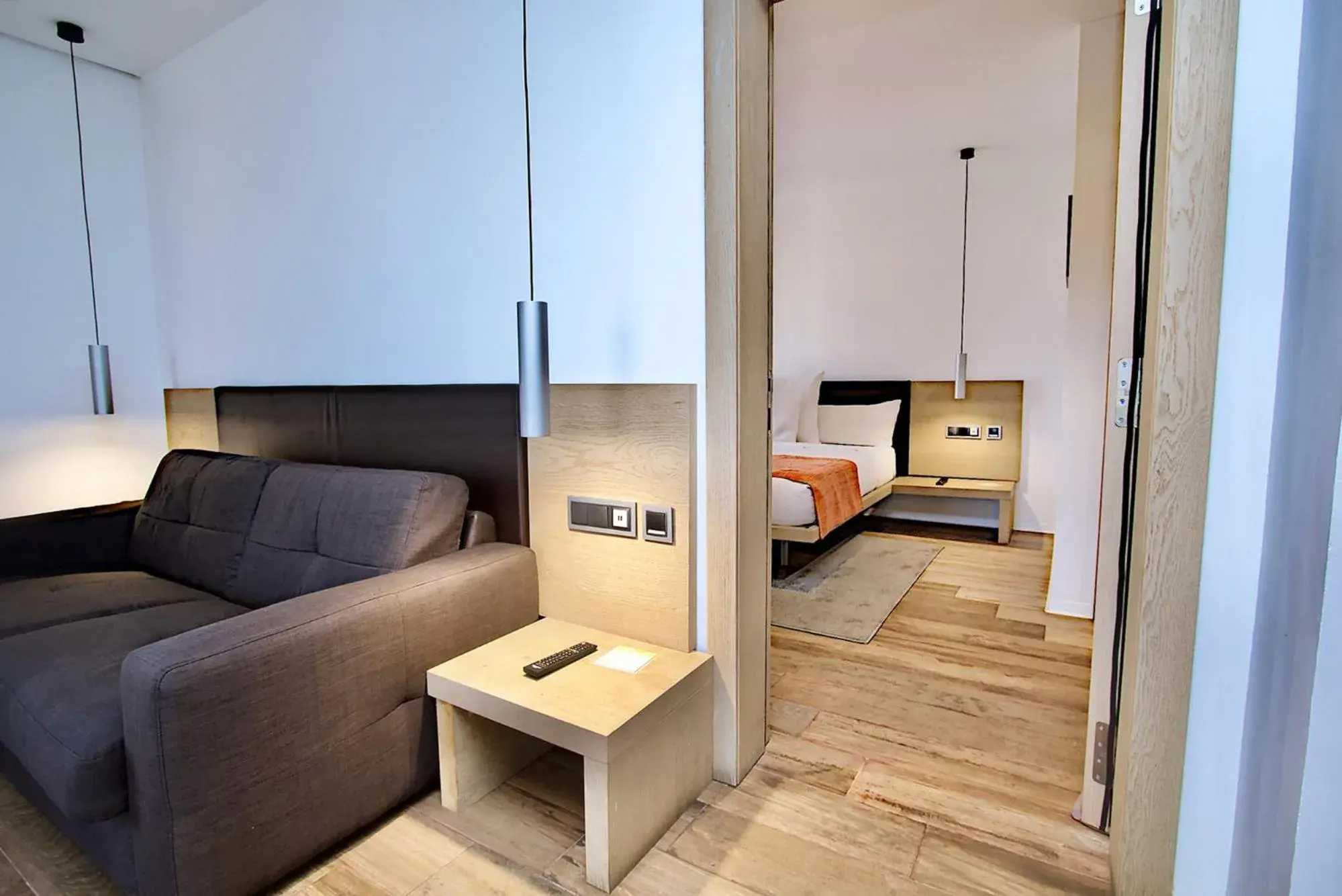 Seating area, Bed in SV Chrome Seating area, Bed in SV Chrome