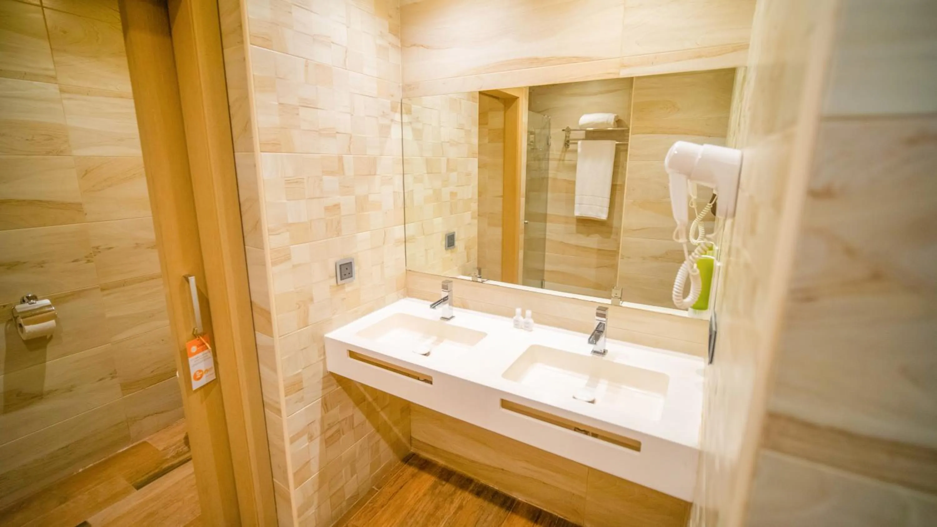 Bathroom in SV Chrome